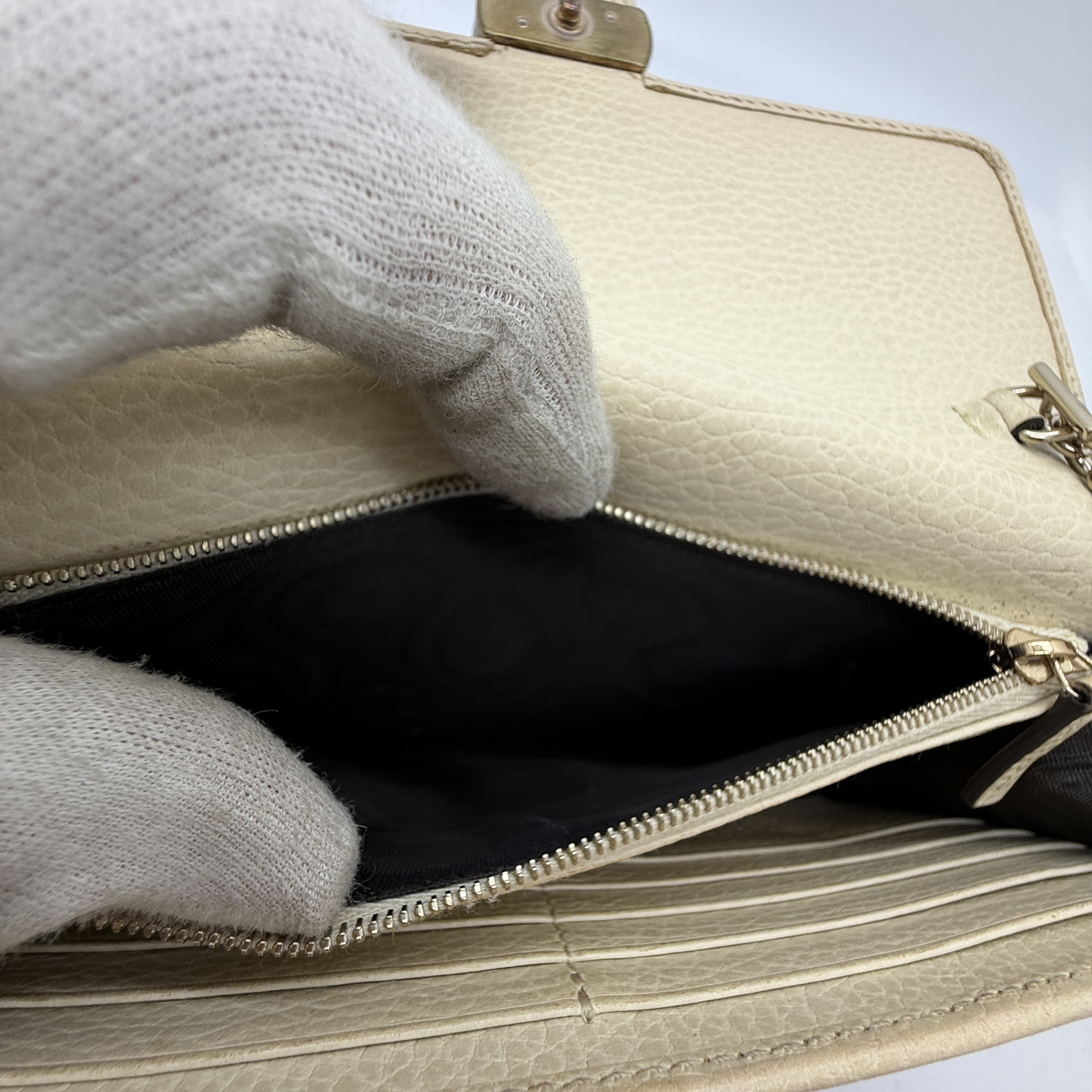 Interlocking Chain Shoulder Bag — view 13