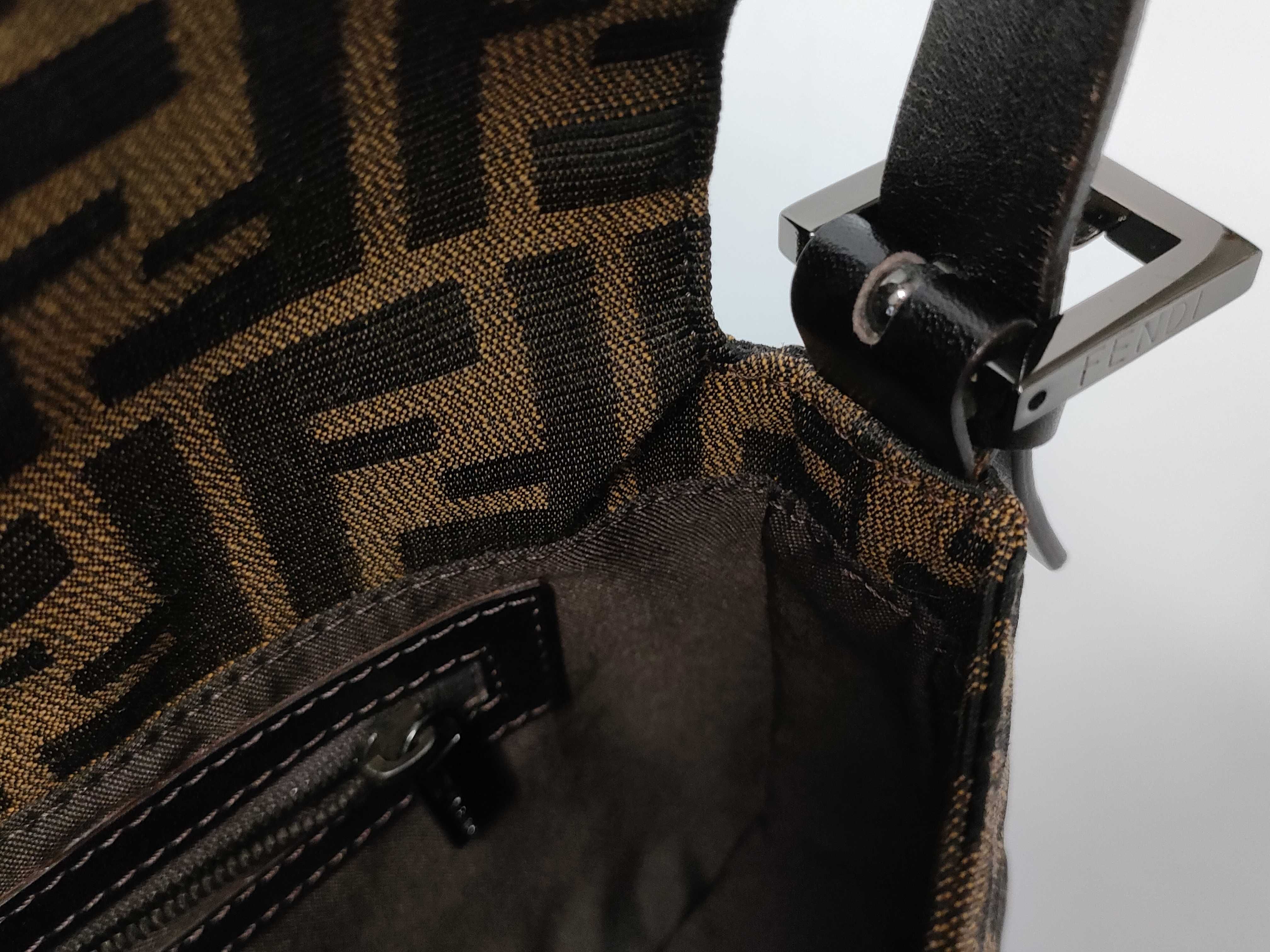 Zucca pattern FENDI Mamma Baguette Zucca FF One Shoulder Bag — view 11