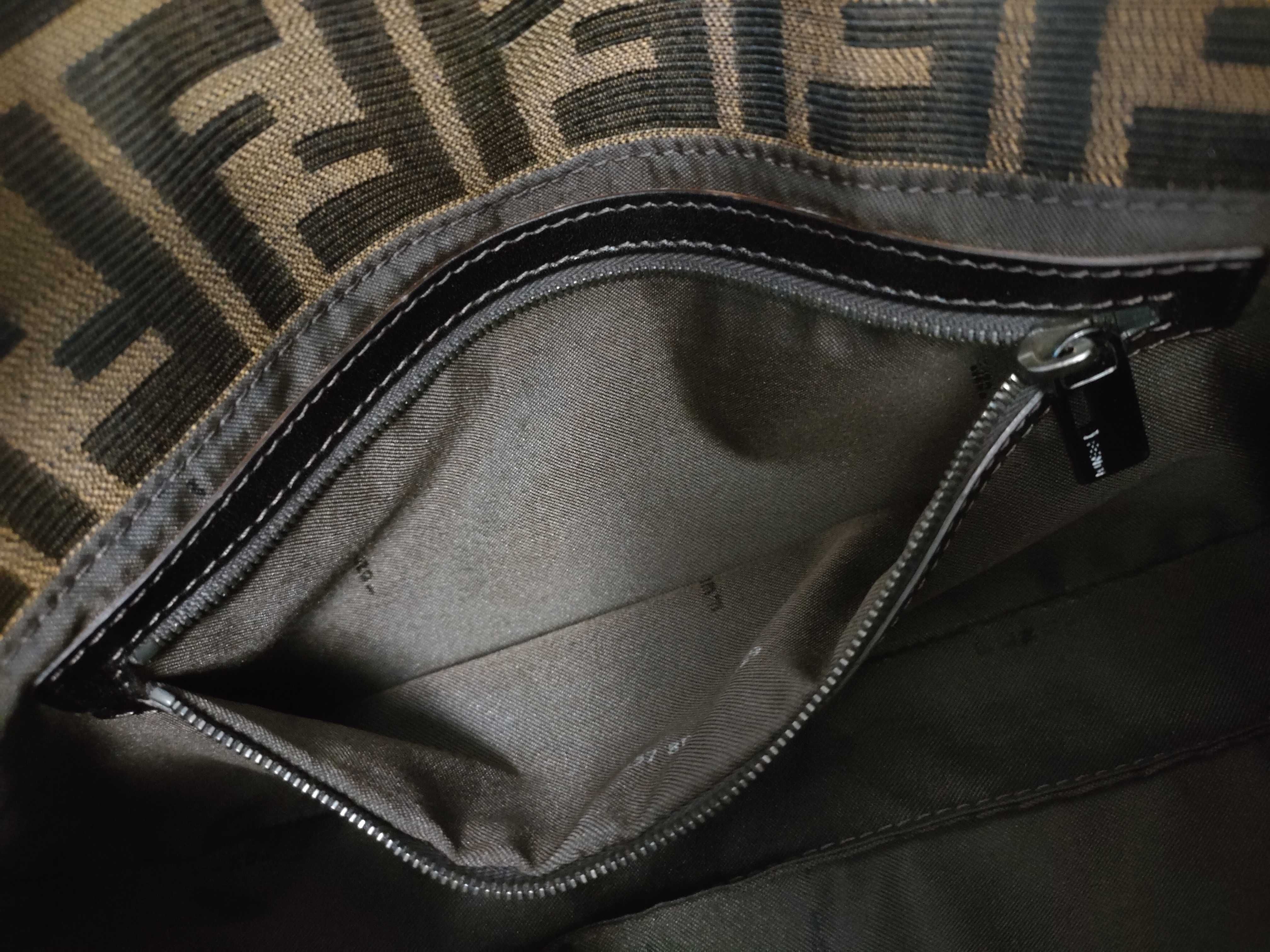 Zucca pattern FENDI Mamma Baguette Zucca FF One Shoulder Bag — view 12