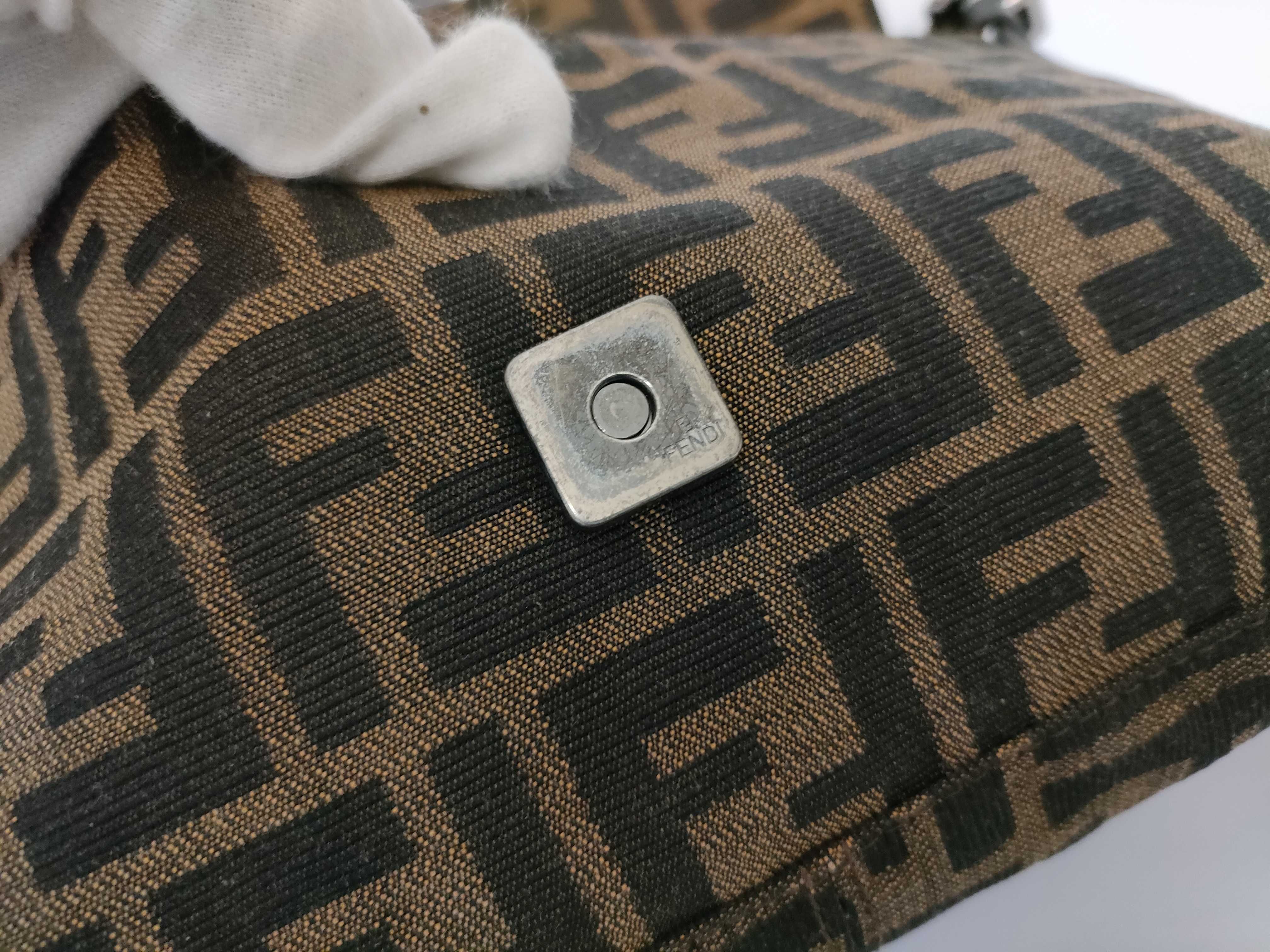 Zucca pattern FENDI Mamma Baguette Zucca FF One Shoulder Bag — view 9