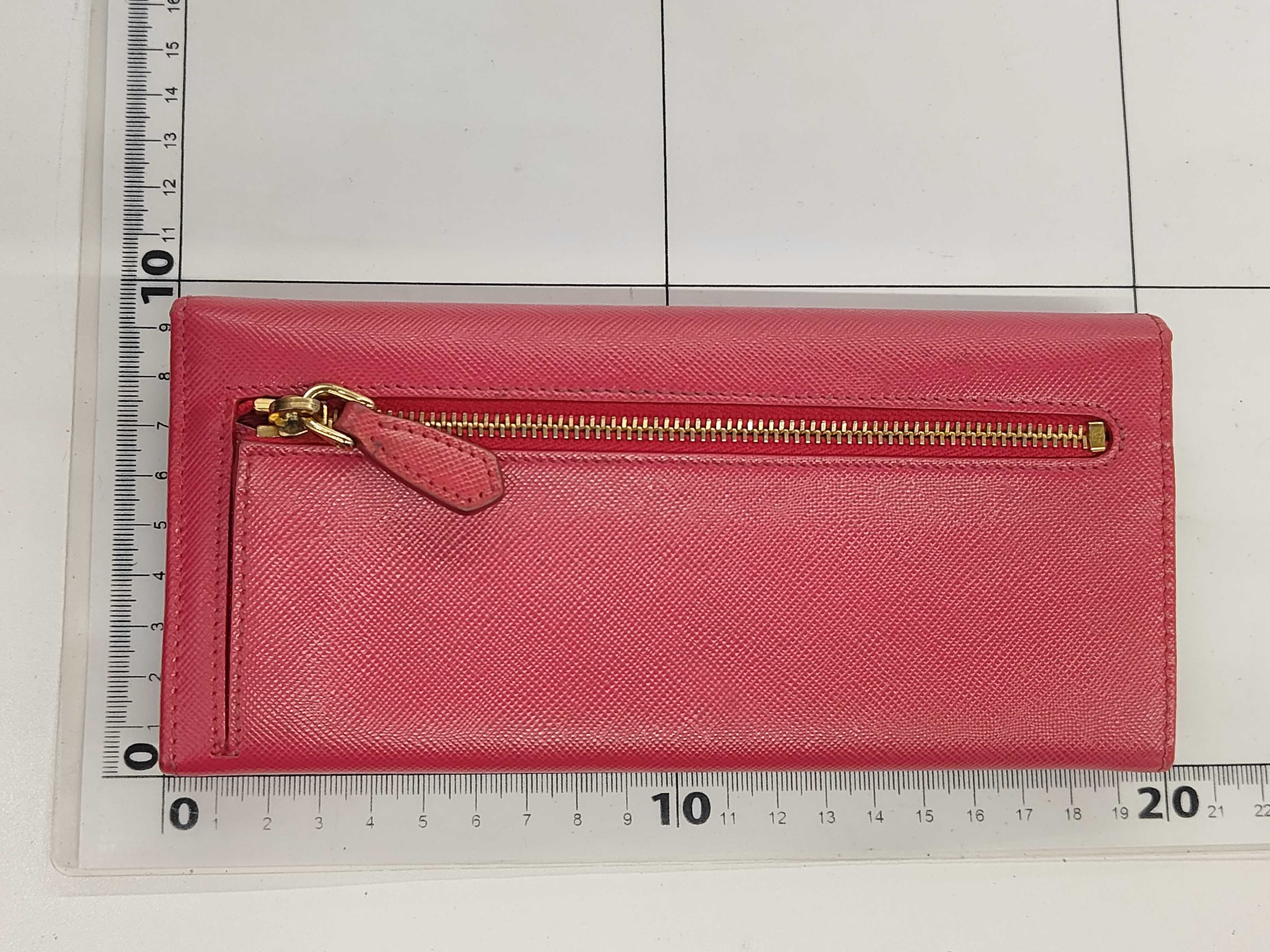 Saffiano Metal 1M1132 Leather Long Wallet Pink — view 2