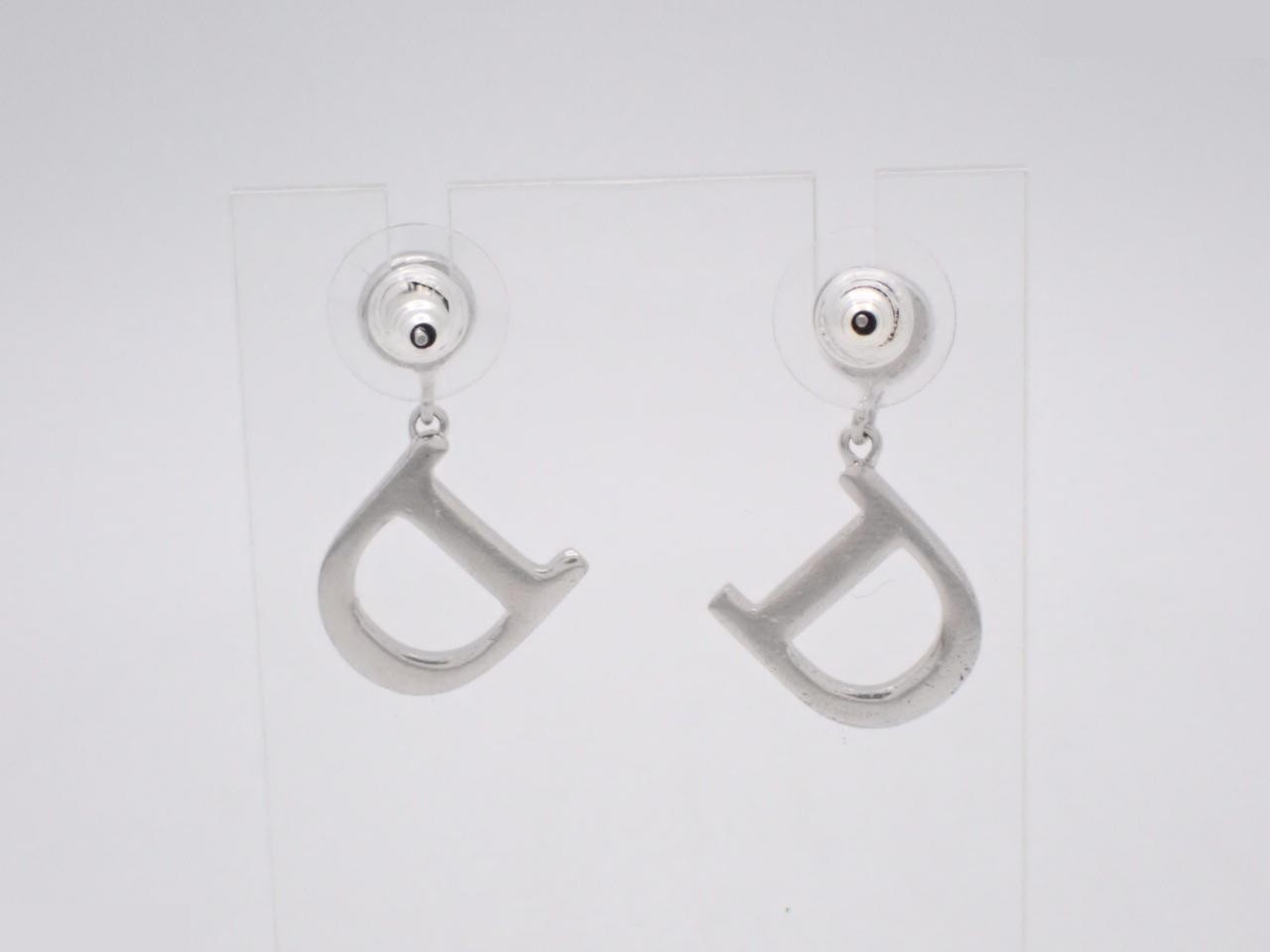 Other lines: Precious metals and earrings — view 2