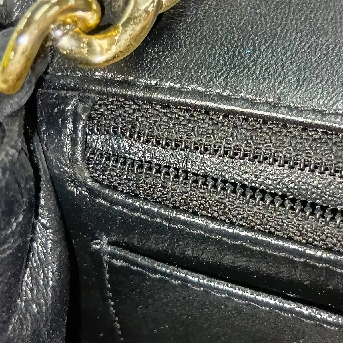 [Individually packaged] Chanel Mini Matelassé Lambskin Single Flap Single Chain Bag Charm, Black with Gold Hardware, 31247978, Serial Number 31 — view 12