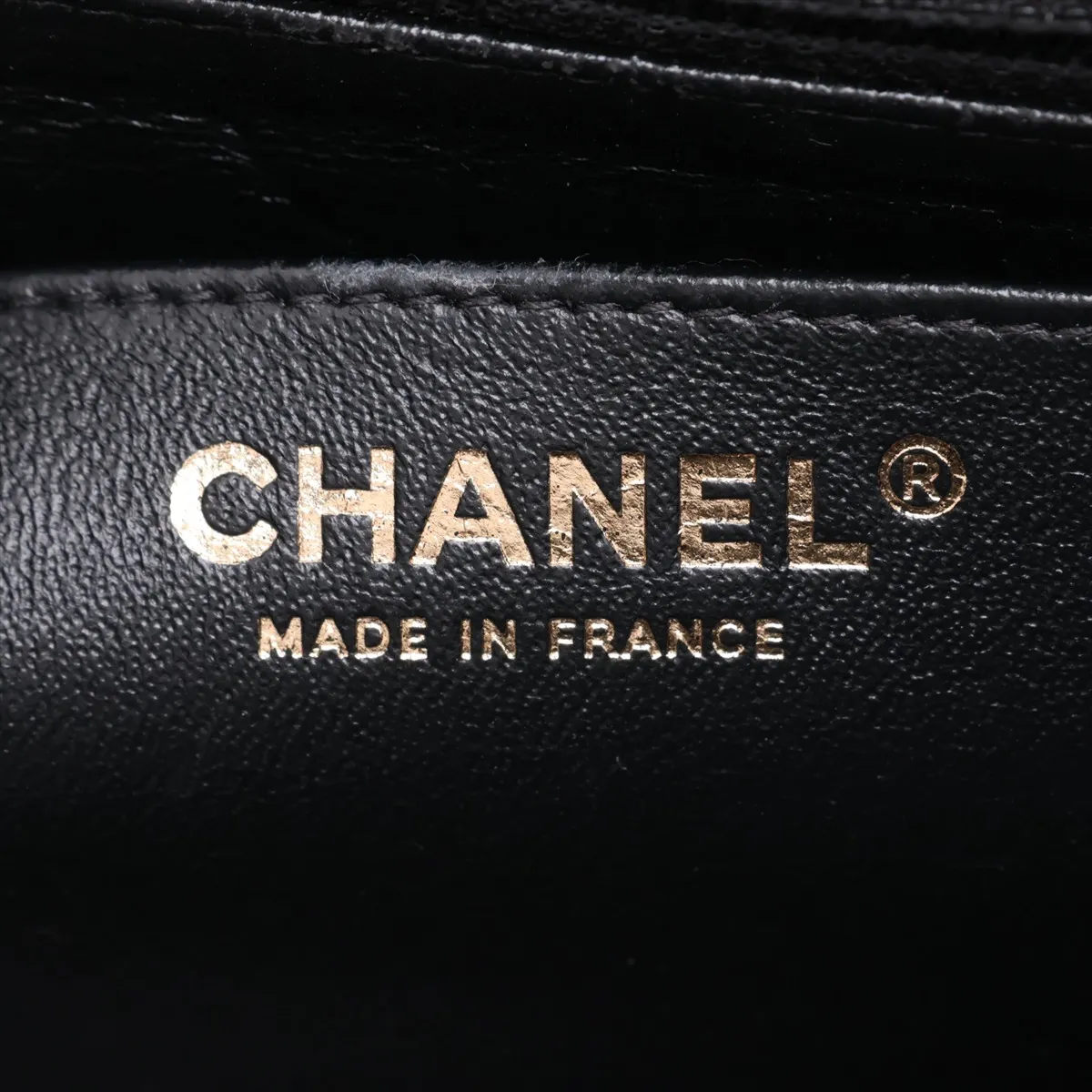 [Individually packaged] Chanel Mini Matelassé Lambskin Single Flap Single Chain Bag Charm, Black with Gold Hardware, 31247978, Serial Number 31 — view 10