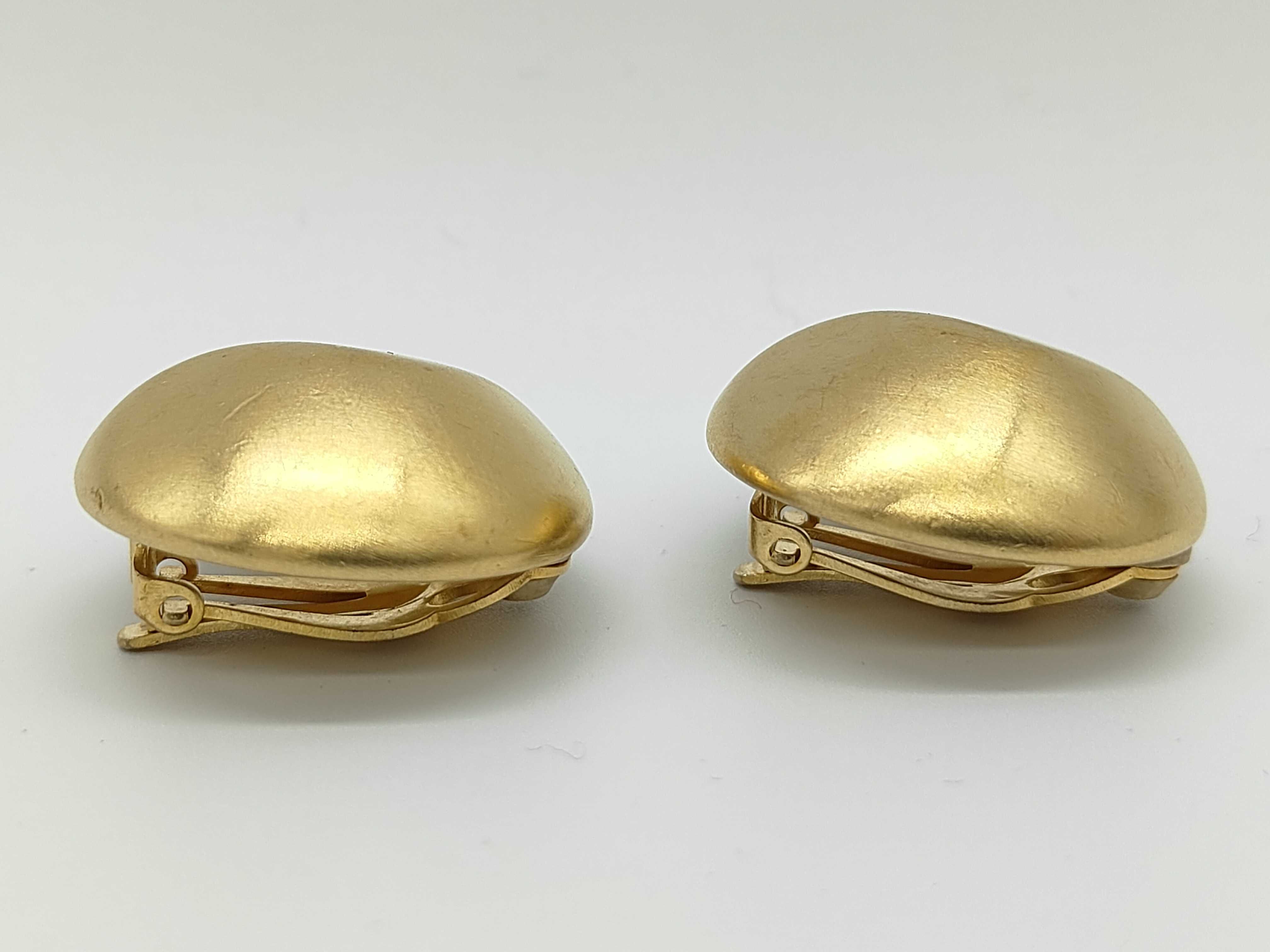 Vintage Circle Gold Earrings — view 3