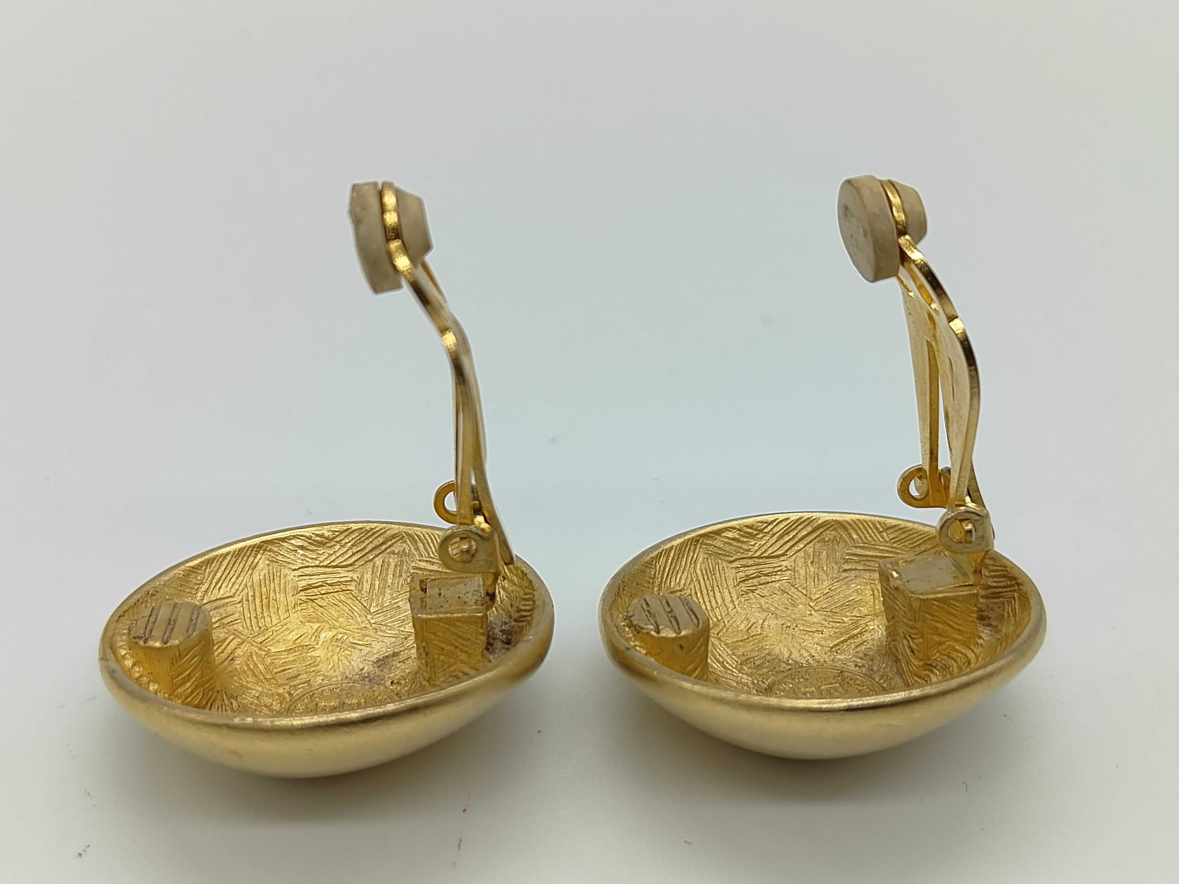 Vintage Circle Gold Earrings — view 4