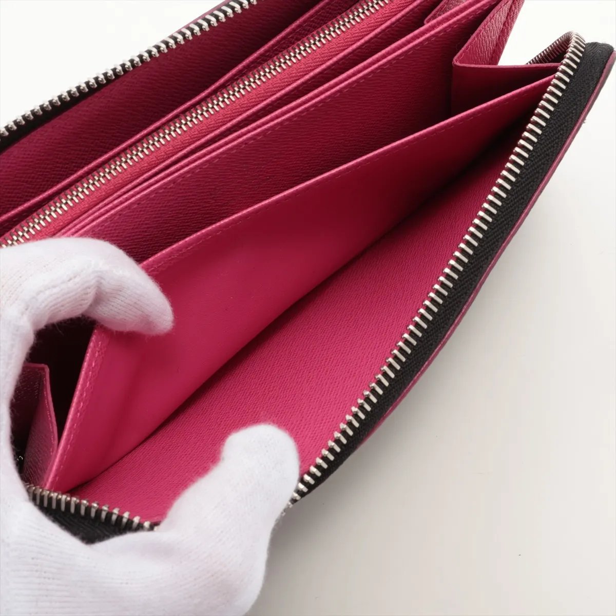 Epi Zippy Wallet M64838 GI0139 Noir x Hot Pink Round Zip Wallet — view 9