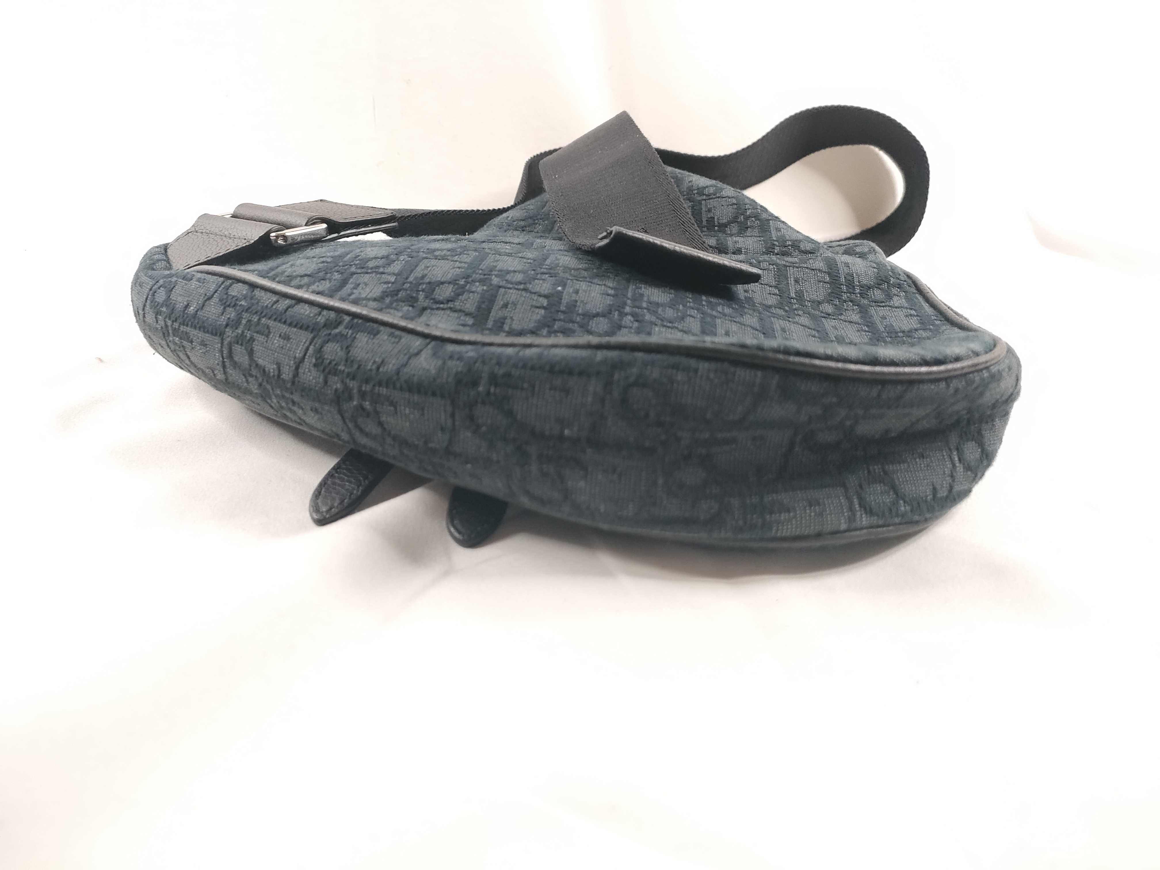 ID- Saddle Bag 26 Canvas Black Crossbody Bag SHW Bag — view 4