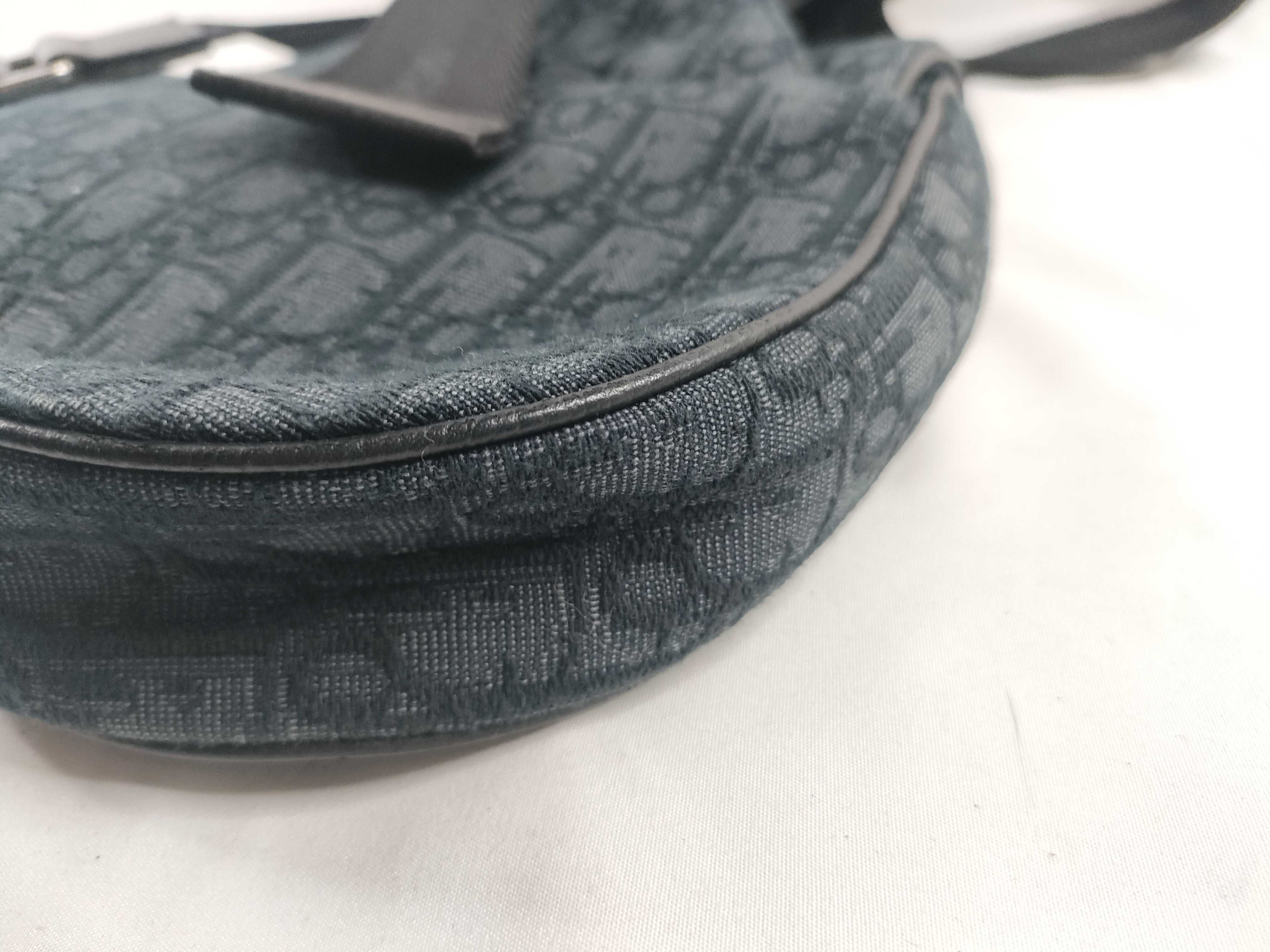 ID- Saddle Bag 26 Canvas Black Crossbody Bag SHW Bag — view 5
