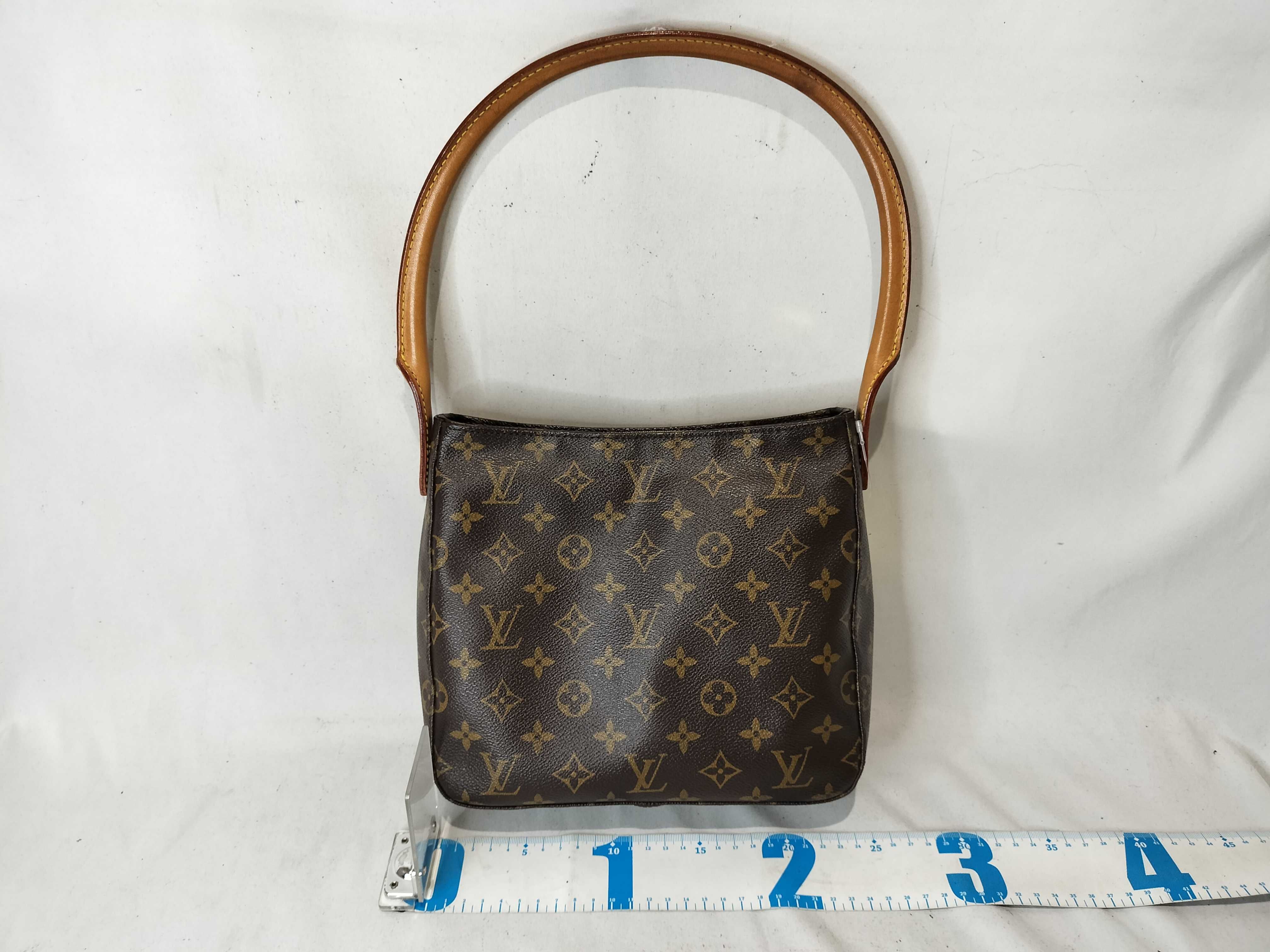 Monogram M51146 Looping MM Handbag — view 2