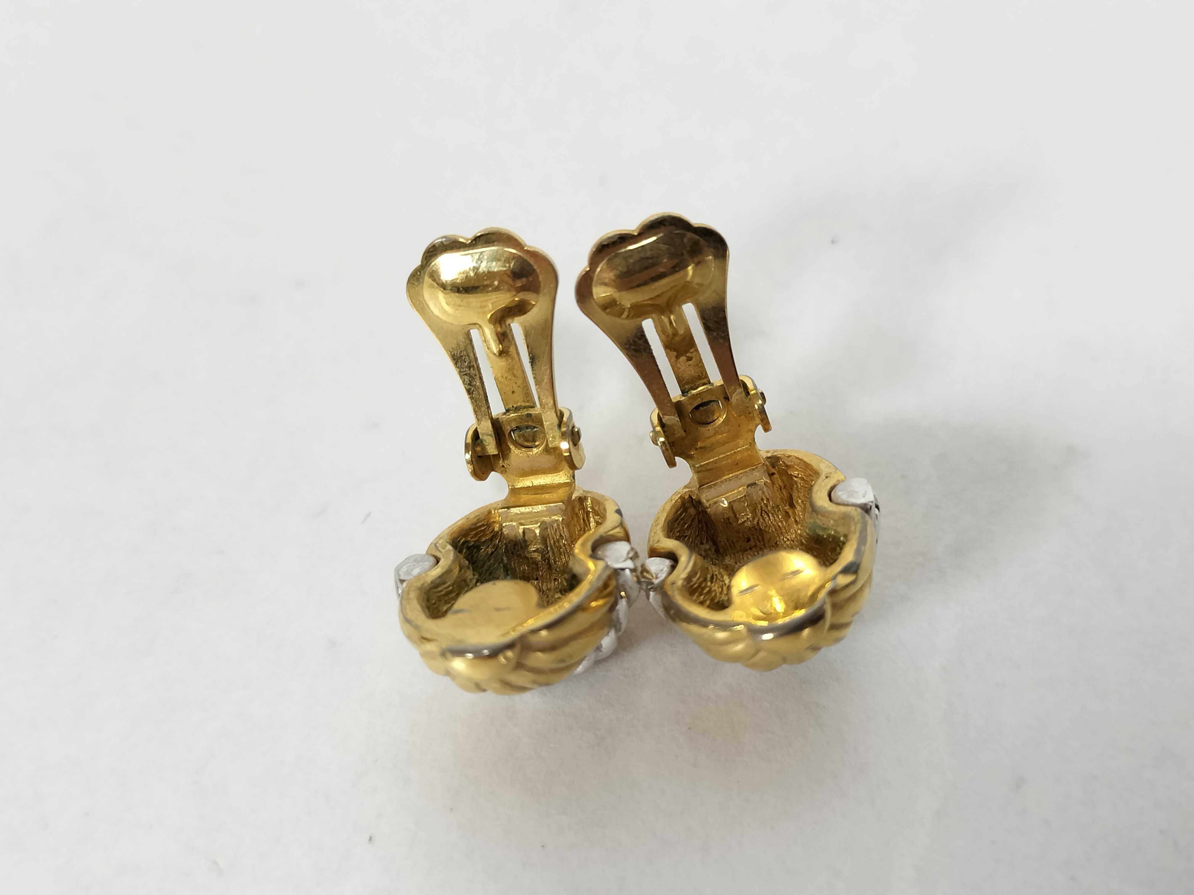 earrings — view 3