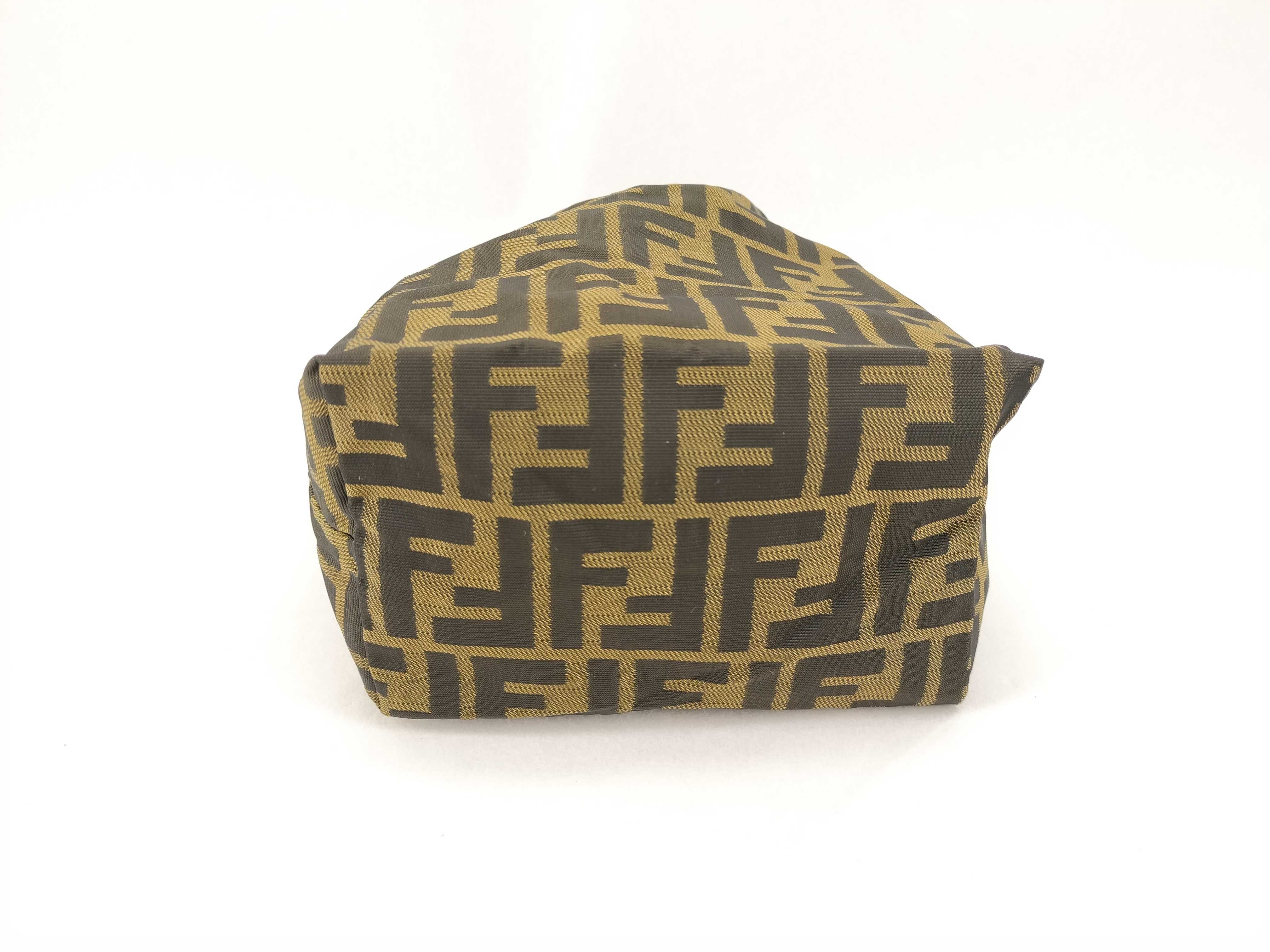 Zucca pattern pouch with buttons — view 3