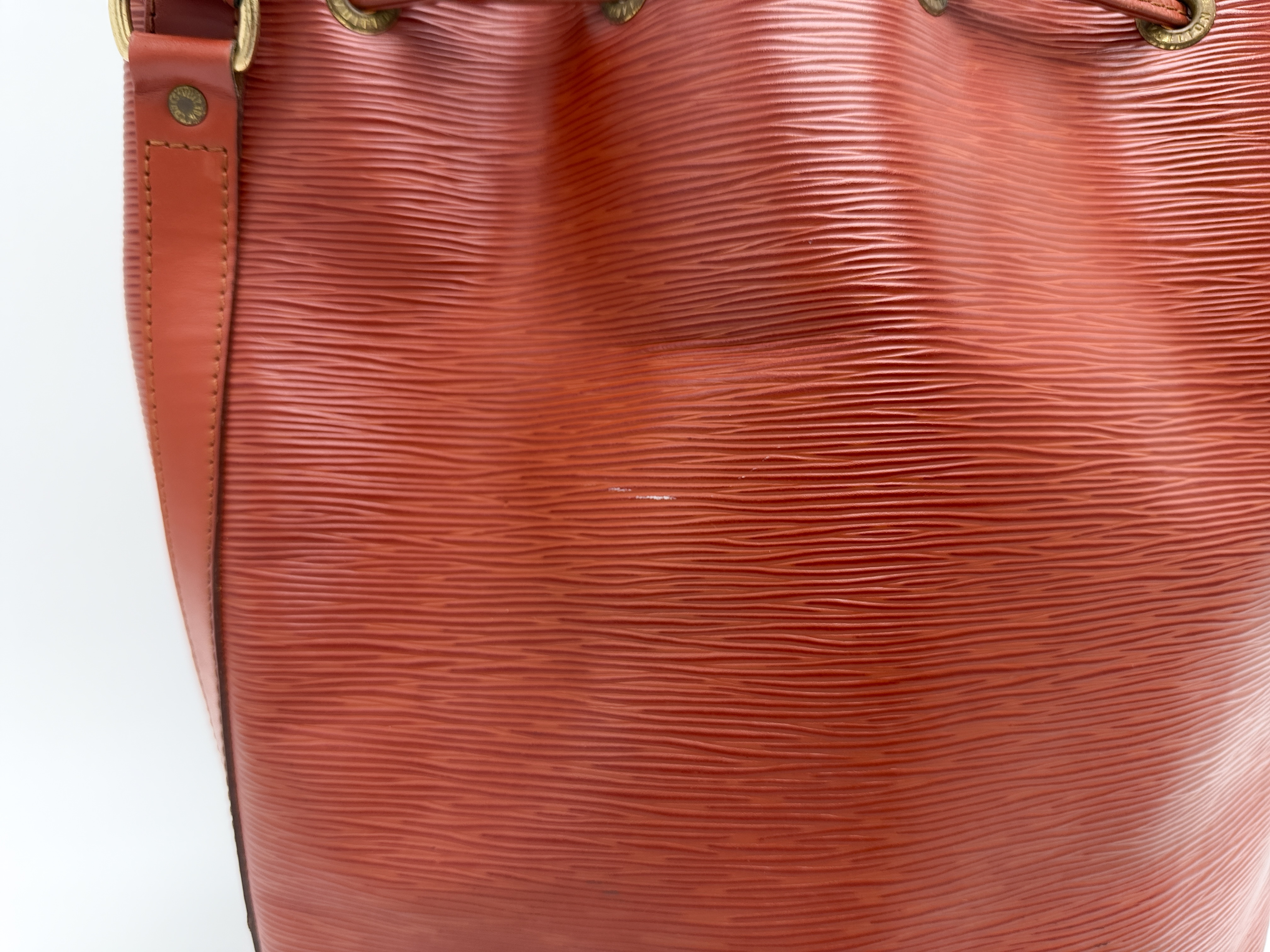 Epi M44003 Noe Kenya Brown Shoulder Bag — view 3