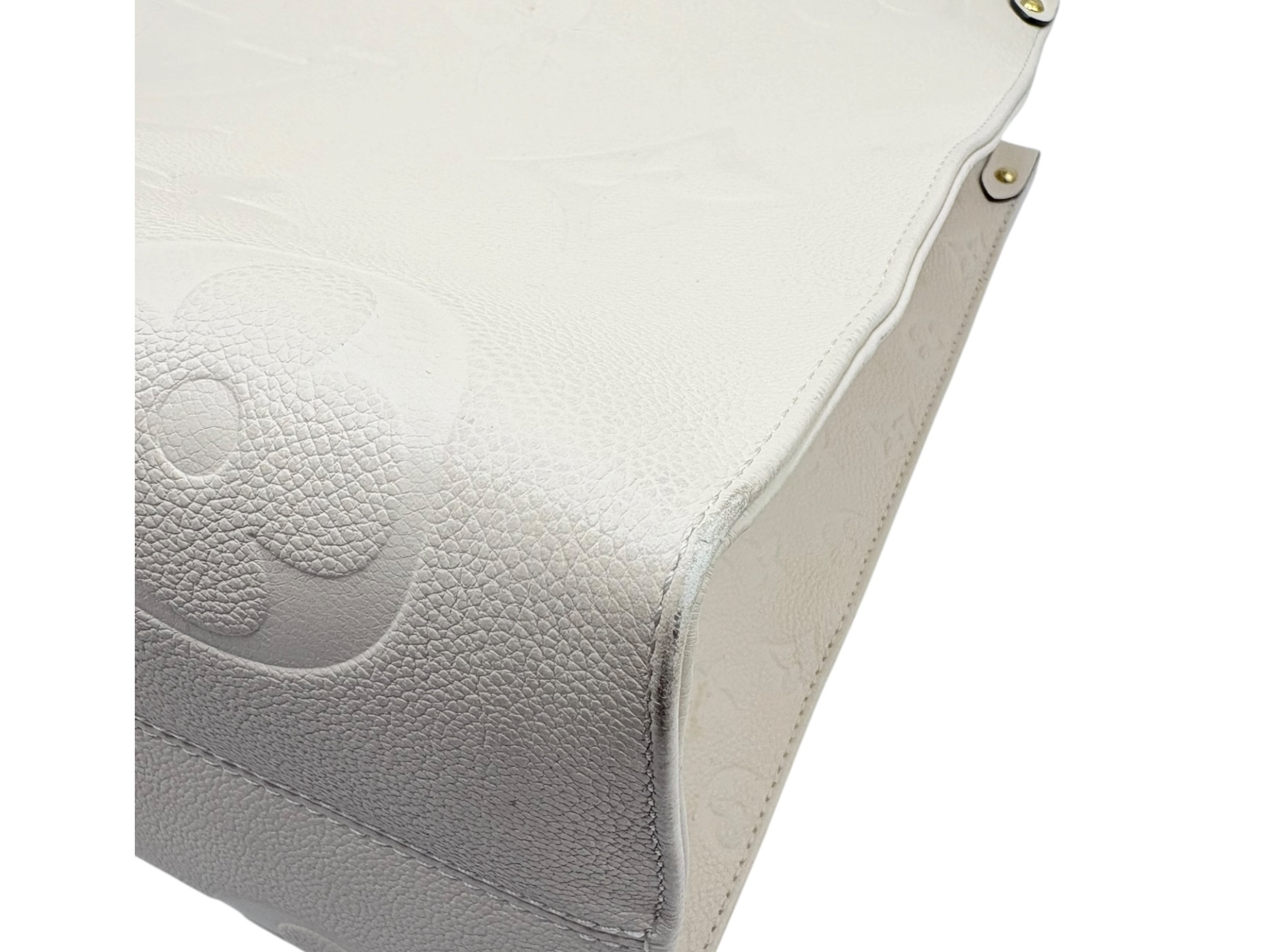 Monogram Empreinte OnTheGo GM M45081 DU5109 White RFID-enabled tote bag — view 5