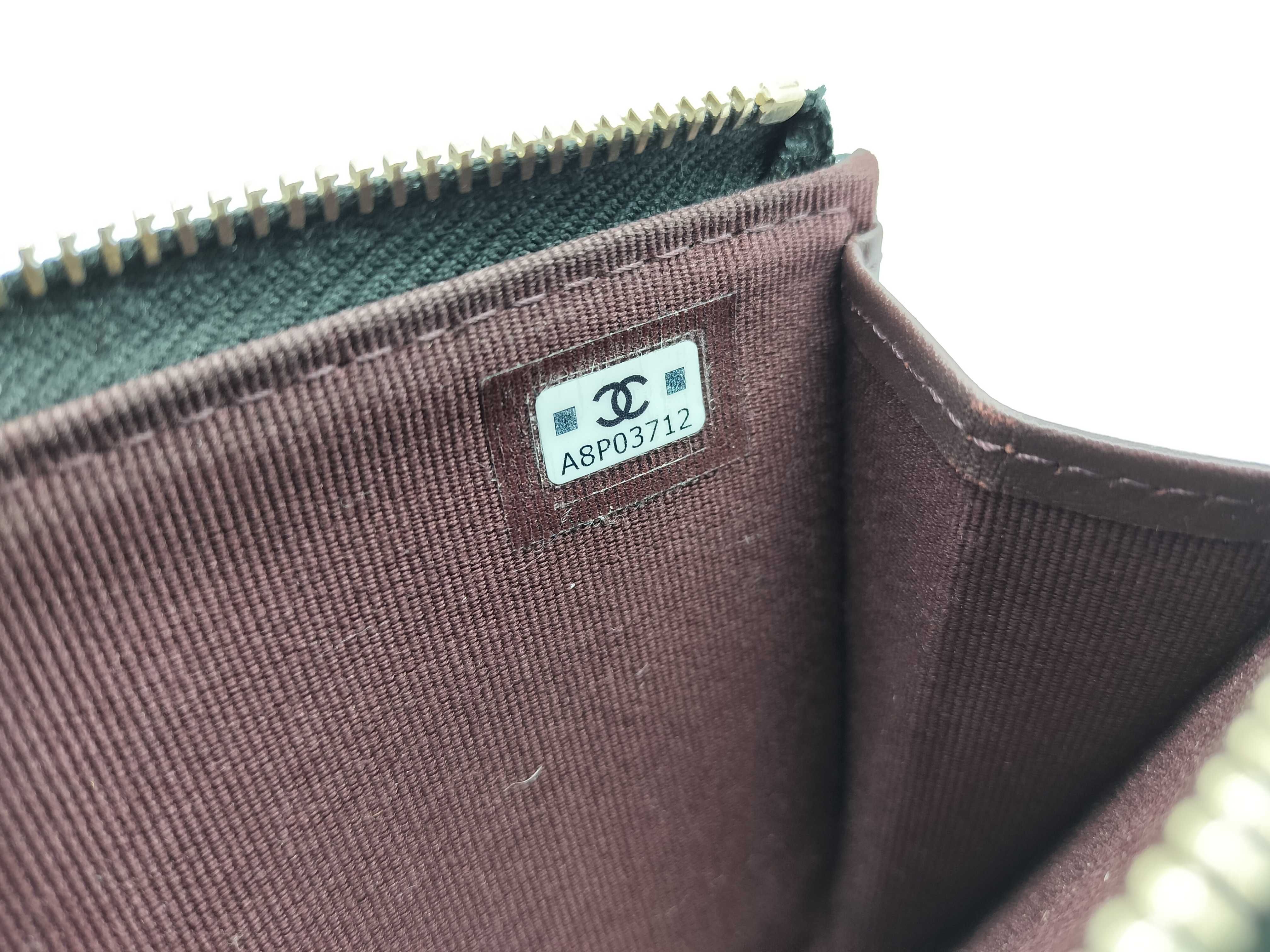 Caviar Skin Classic Zip Card Case — view 11