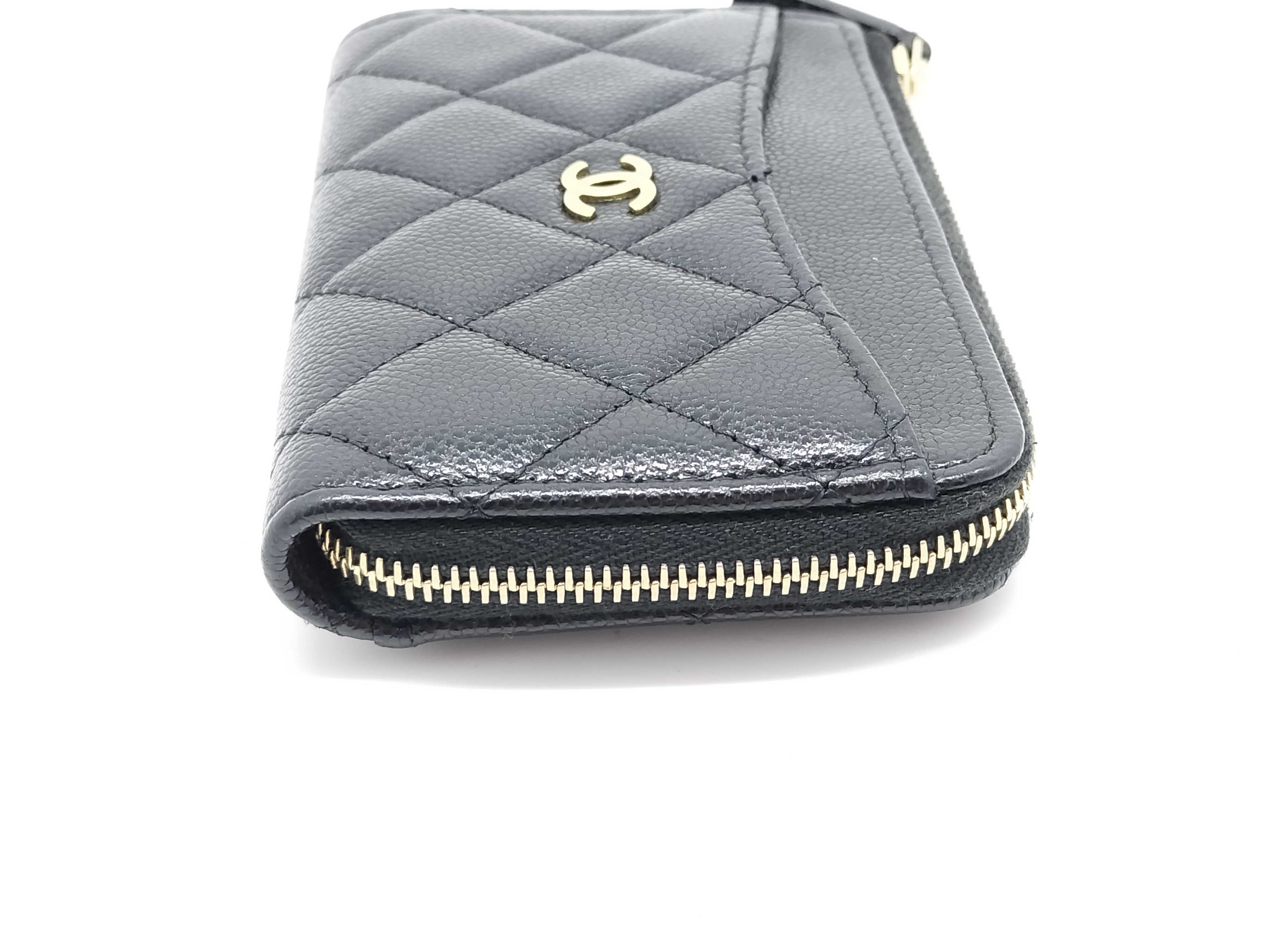 Caviar Skin Classic Zip Card Case — view 5