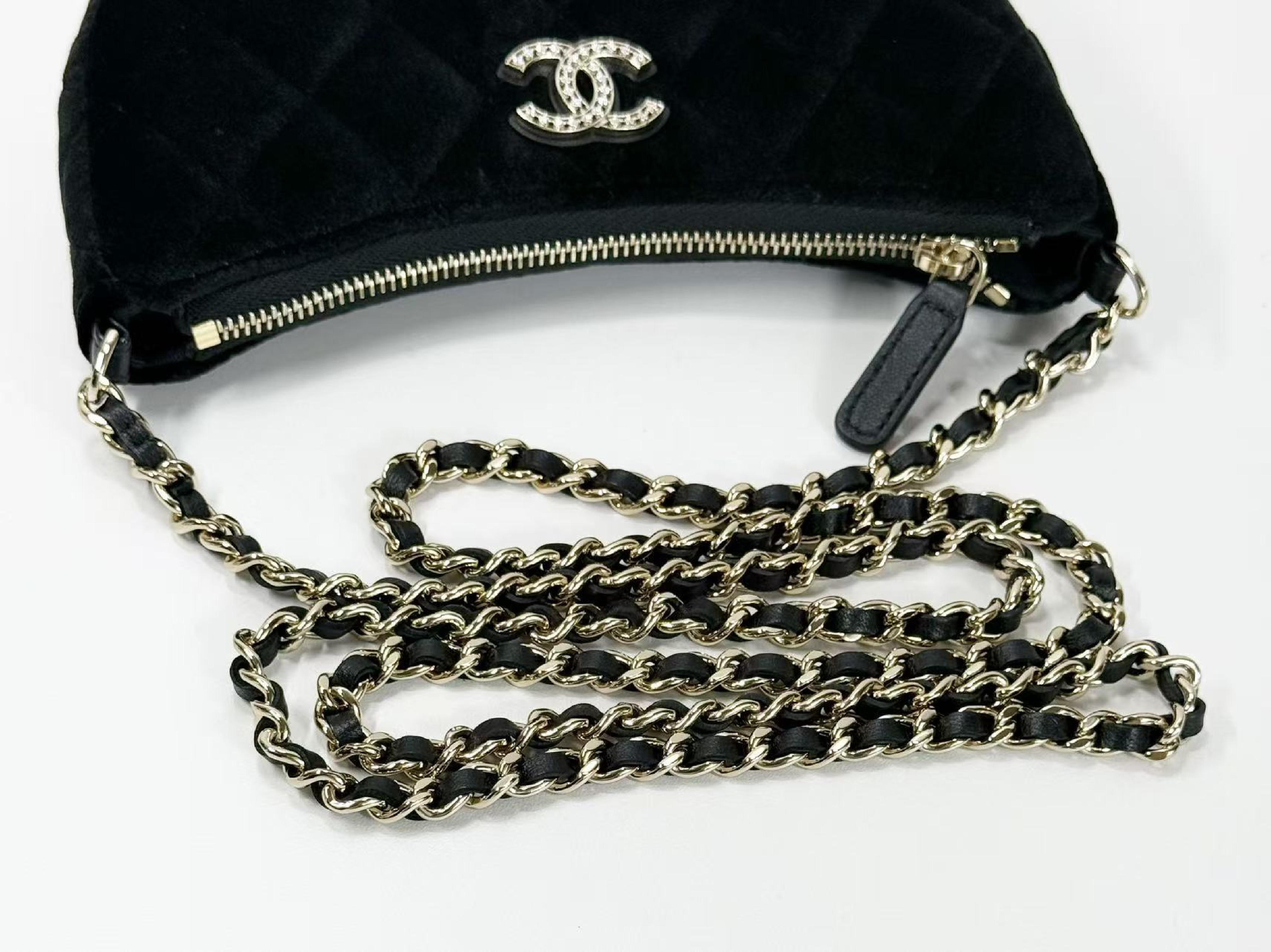 Stored Item, Black Matelassé Velour Hobo Bag, VIP G, W17/H11/D3cm (approx.), with dust bag and serial ID, Gold hardware, Shoulder strap, E5PT75AH. — view 7