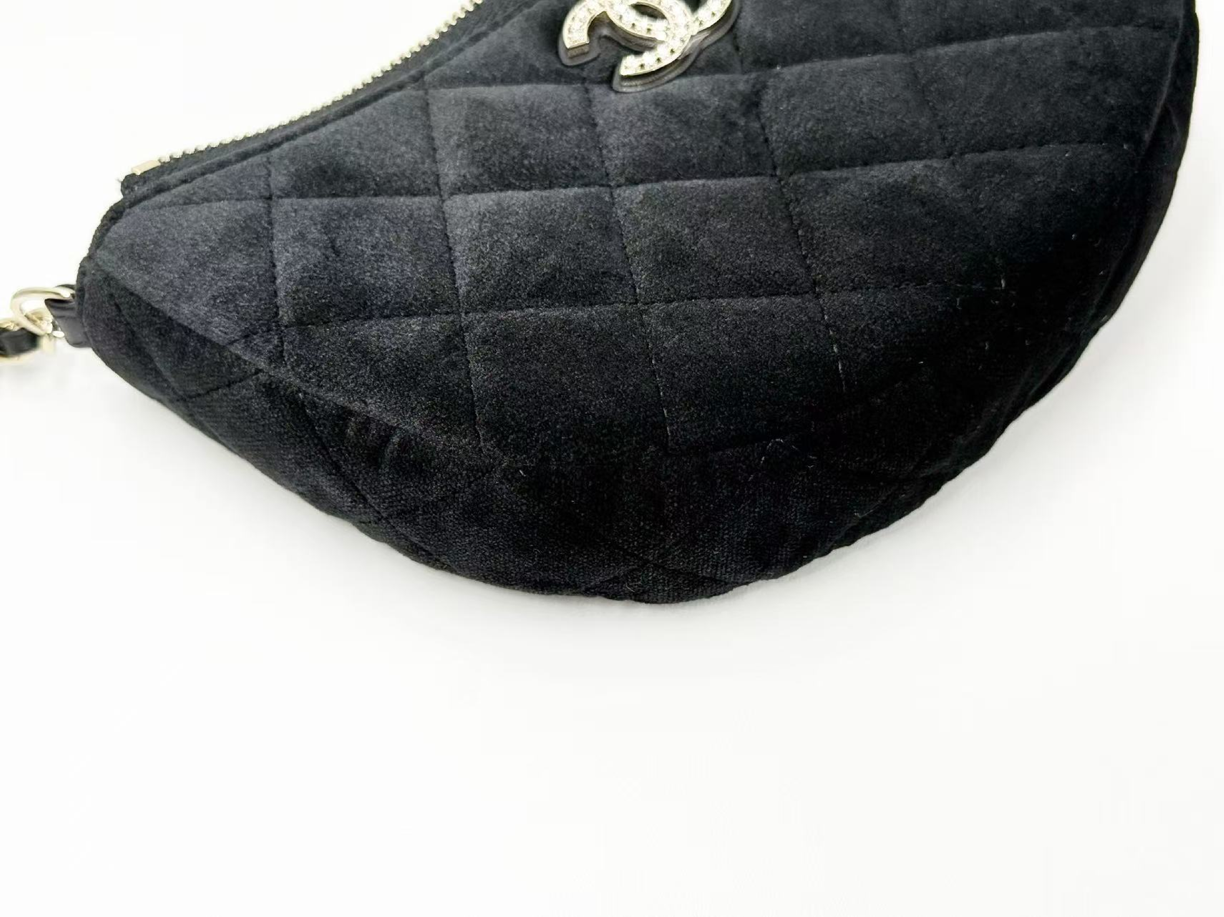 Stored Item, Black Matelassé Velour Hobo Bag, VIP G, W17/H11/D3cm (approx.), with dust bag and serial ID, Gold hardware, Shoulder strap, E5PT75AH. — view 8