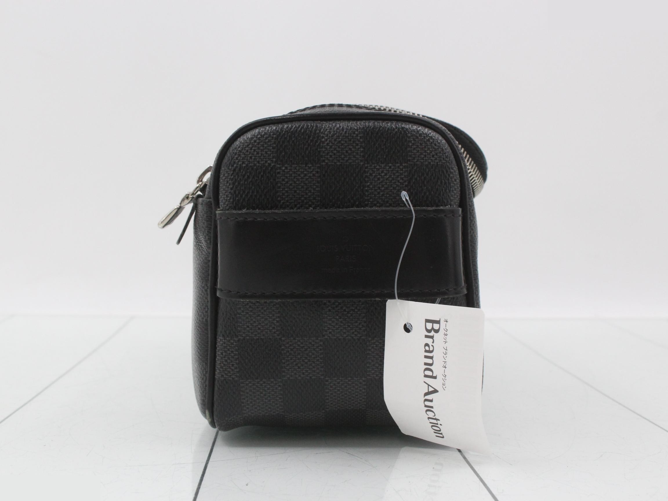 Damier Graphite Toiletry Pouch — view 4
