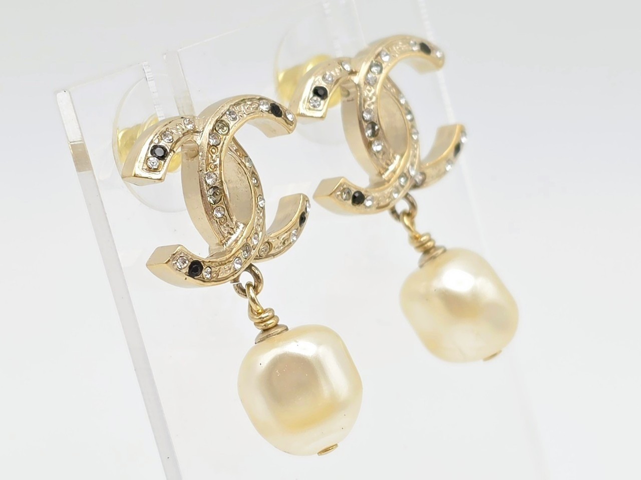 earrings — view 2