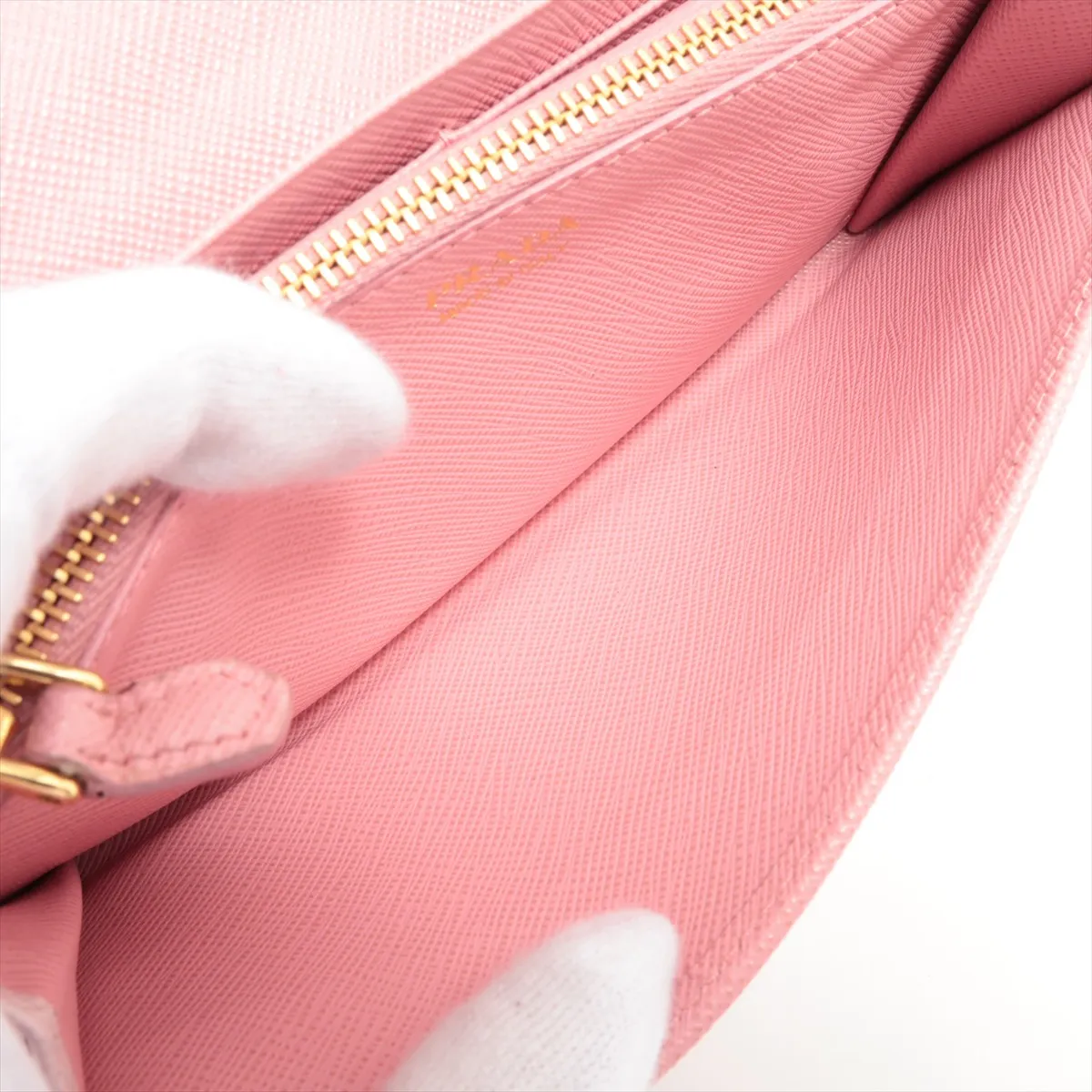Saffiano metal leather long wallet pink with pass case included — view 6