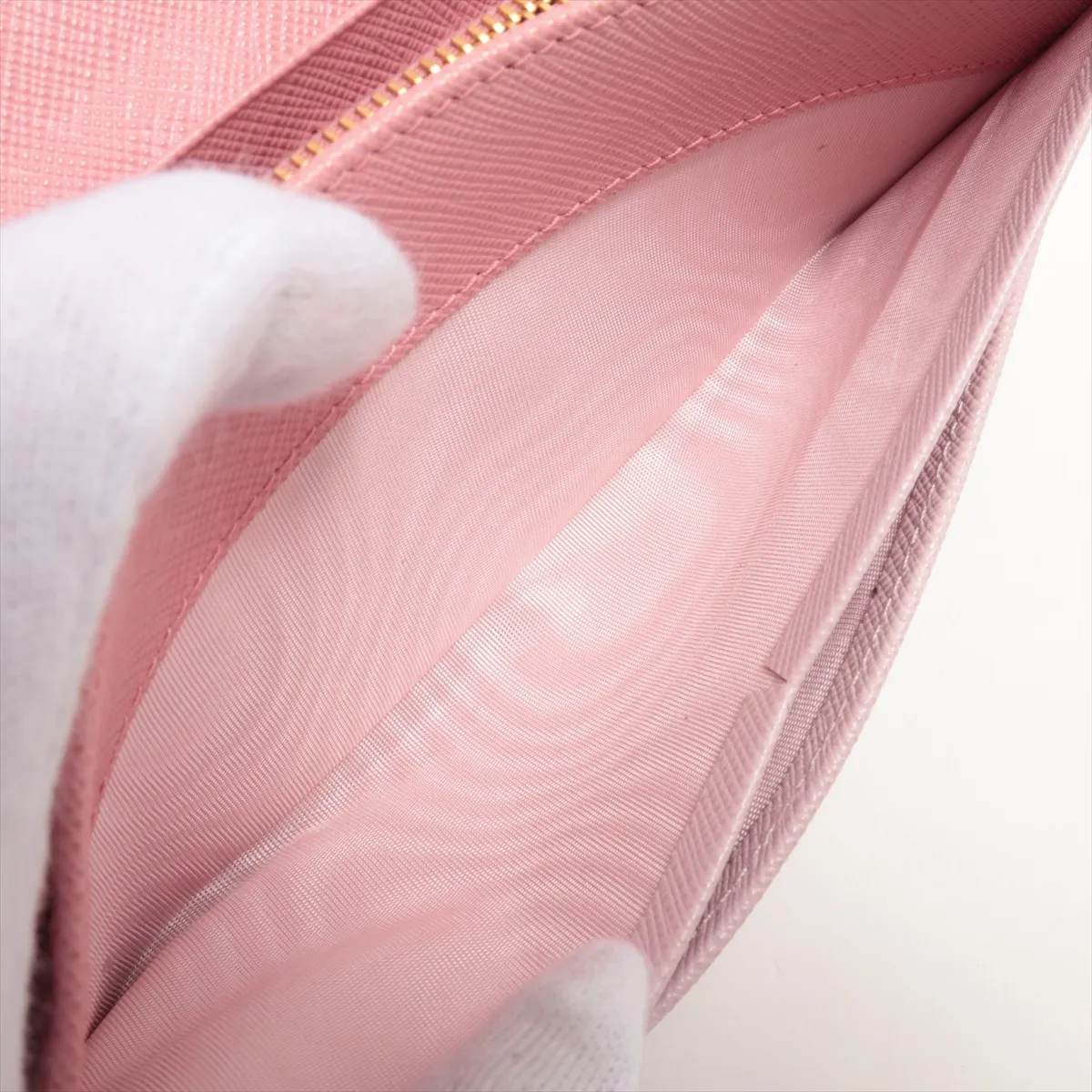 Saffiano metal leather long wallet pink with pass case included — view 8