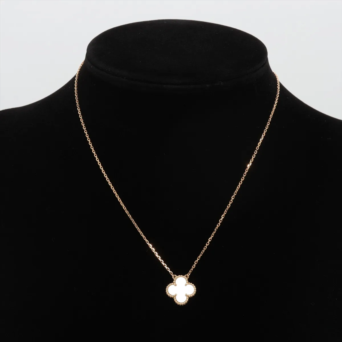 Vintage Alhambra Shell Necklace, 750 (Yellow Gold), 5.4g, JD158154. Shell shows — view 5