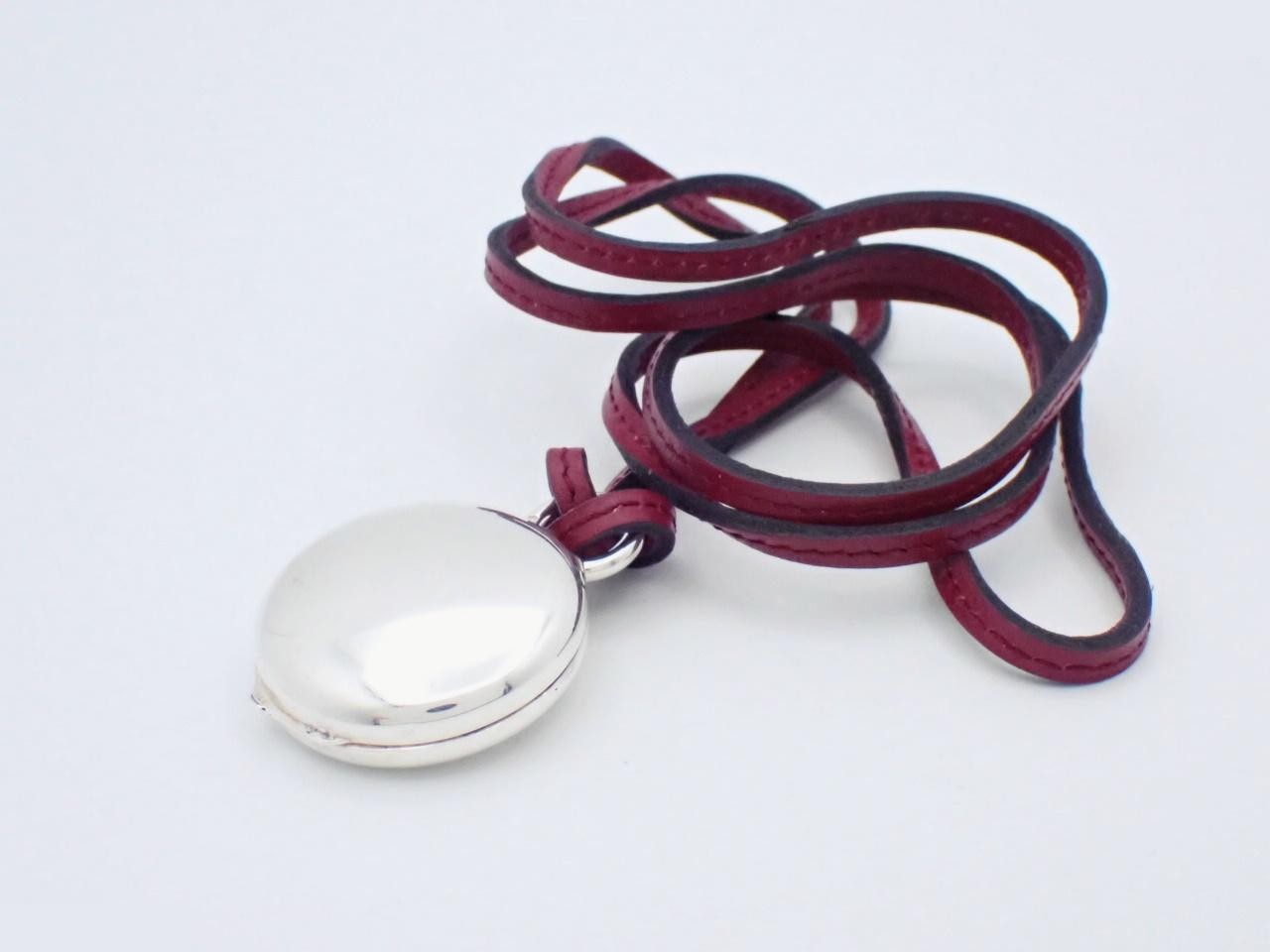 Pill Case Necklace, 925 Sterling Silver / Total Weight 17.2g — view 4