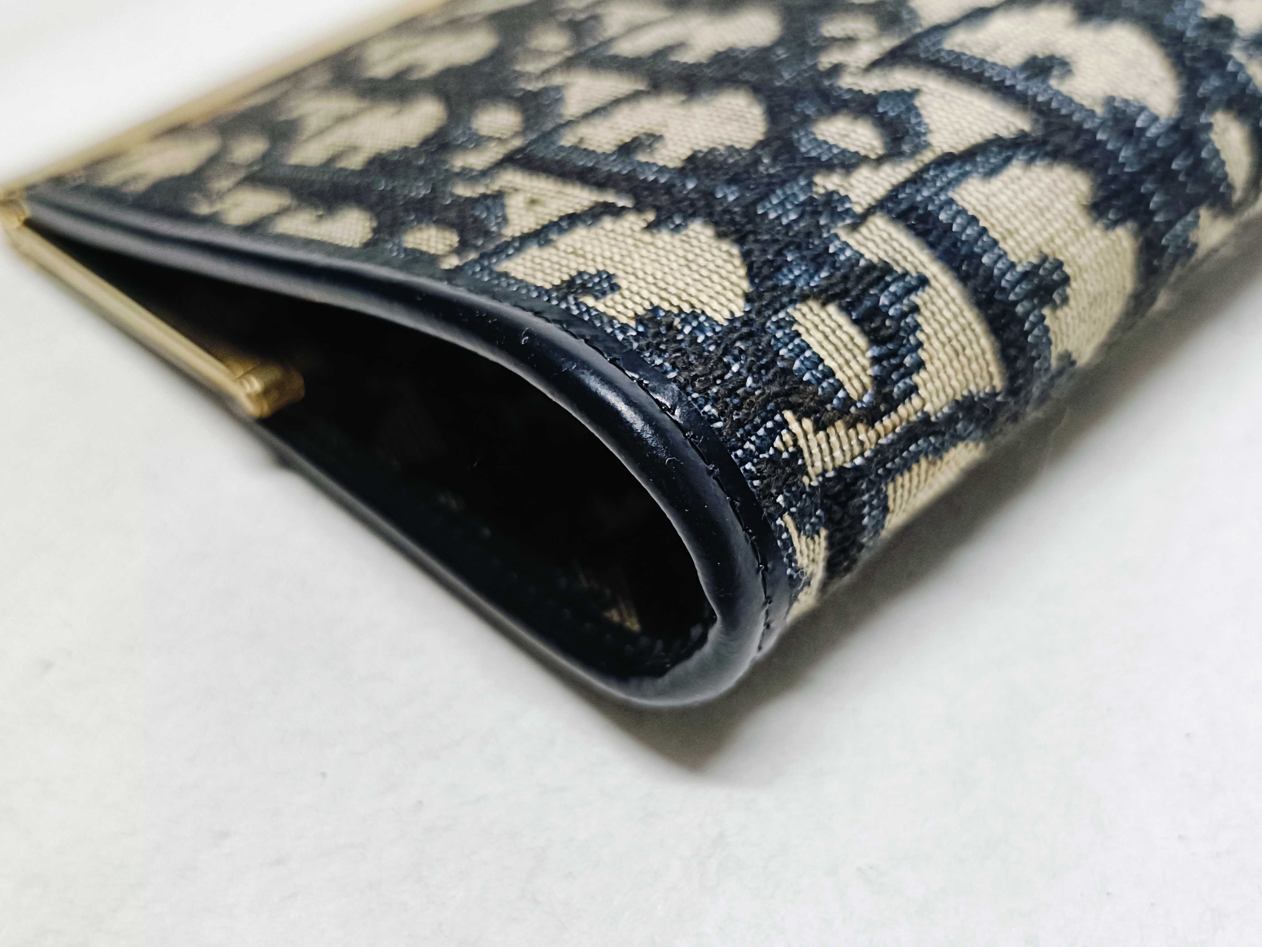 Trotter Clasp Clutch Bag — view 3