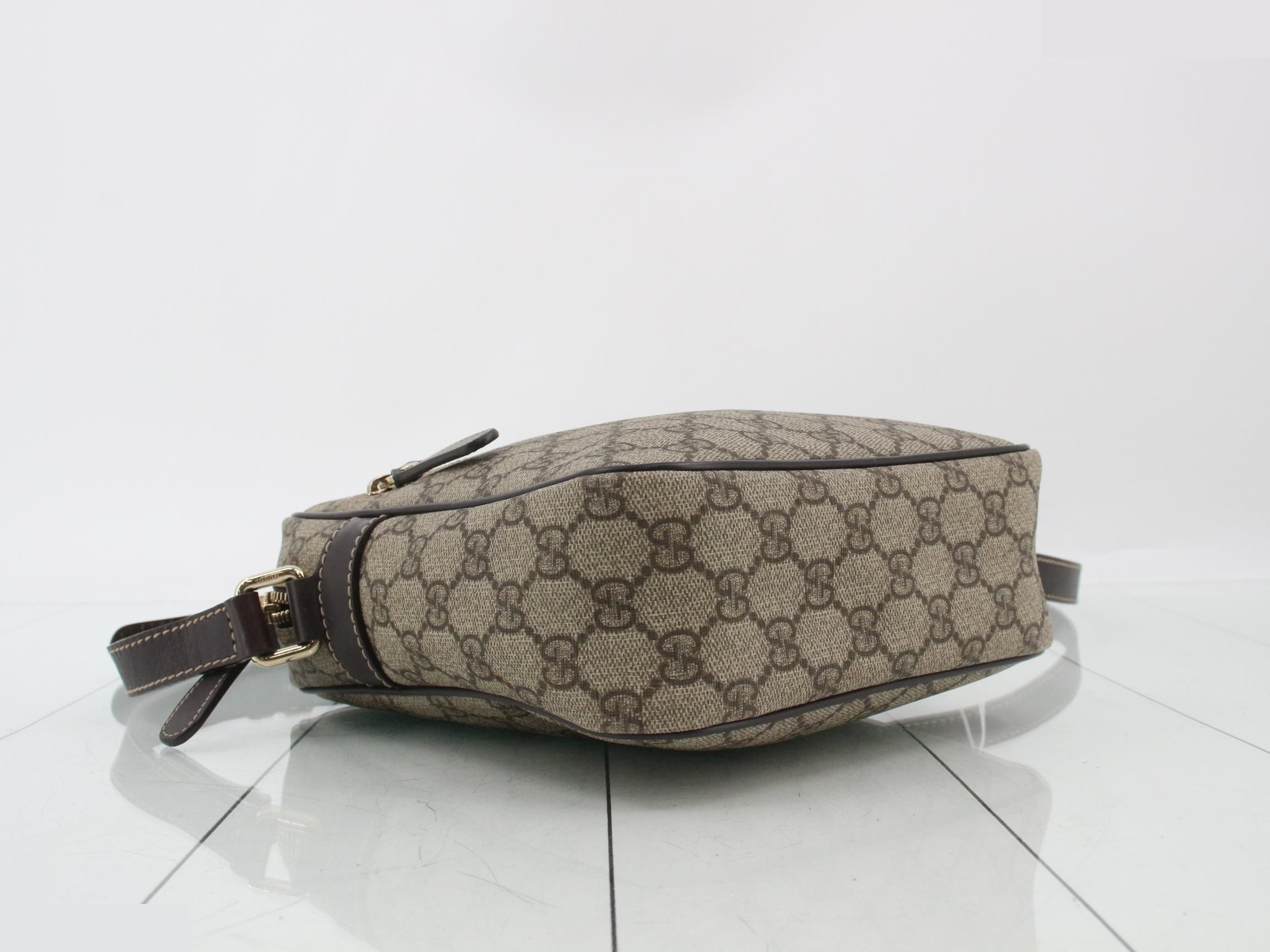 GG Supreme Shoulder Bag — view 5