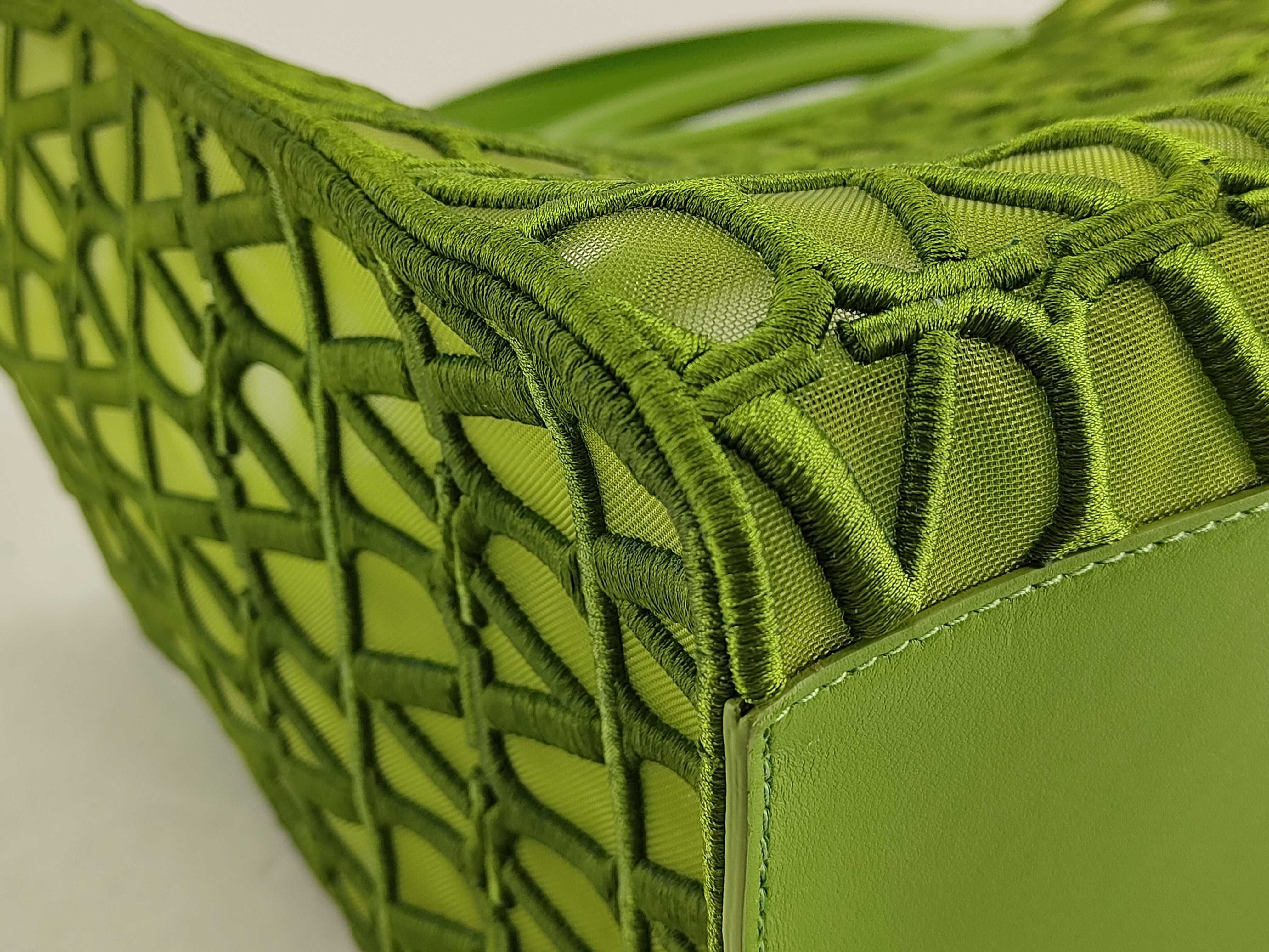 Le Troyes Toile Iconograph Embroidery Tote Bag — view 13