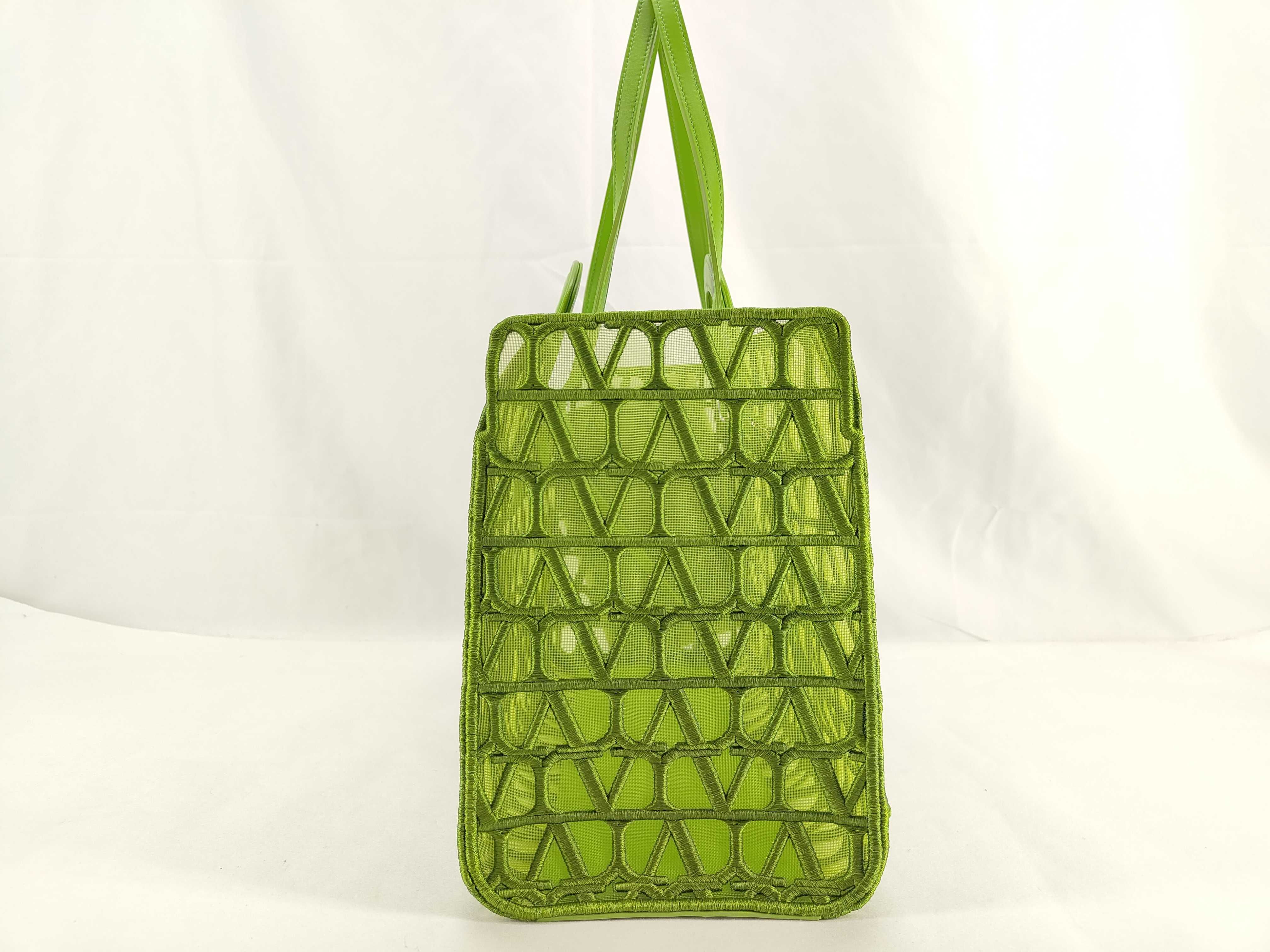 Le Troyes Toile Iconograph Embroidery Tote Bag — view 3
