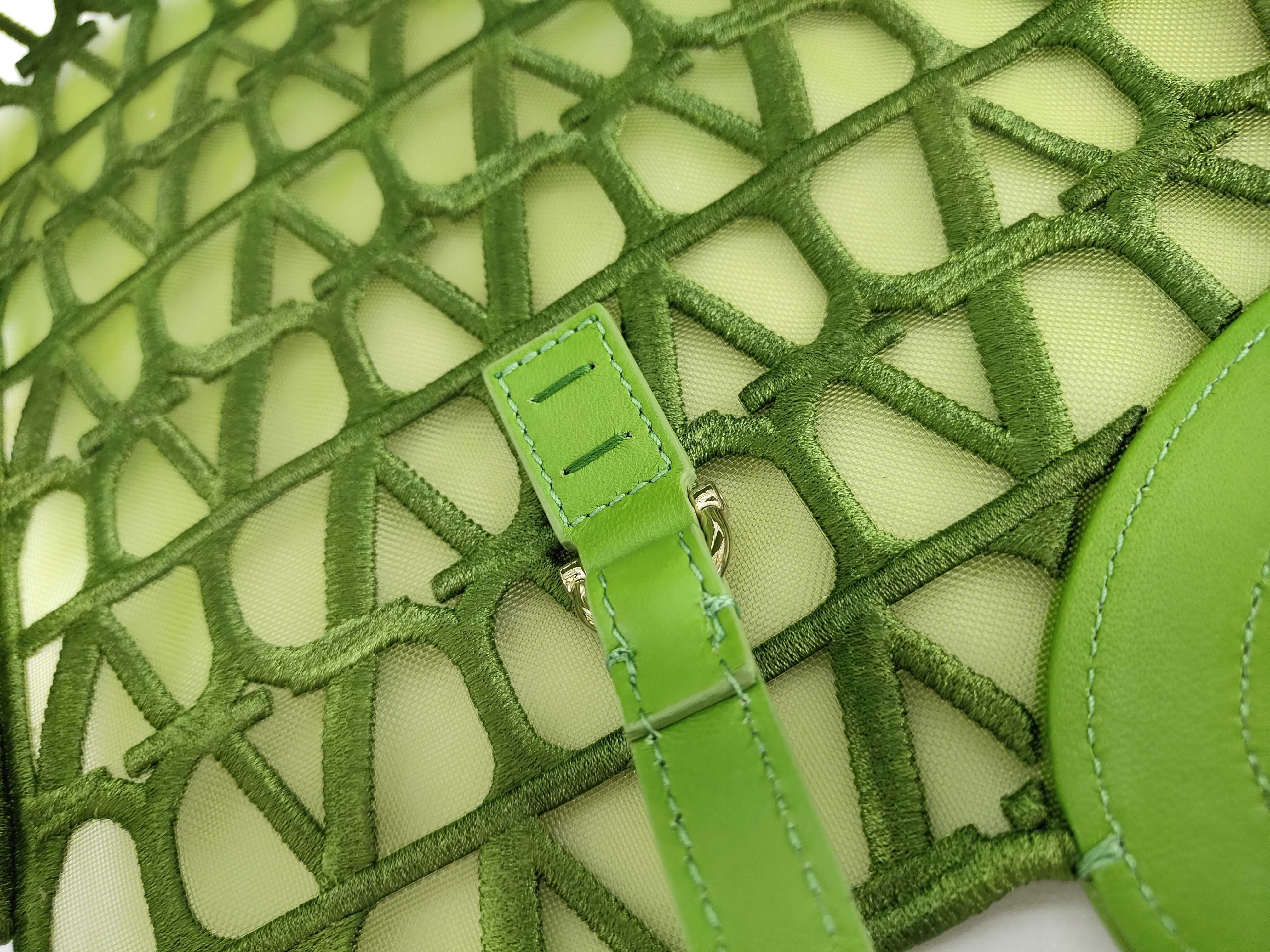 Le Troyes Toile Iconograph Embroidery Tote Bag — view 7