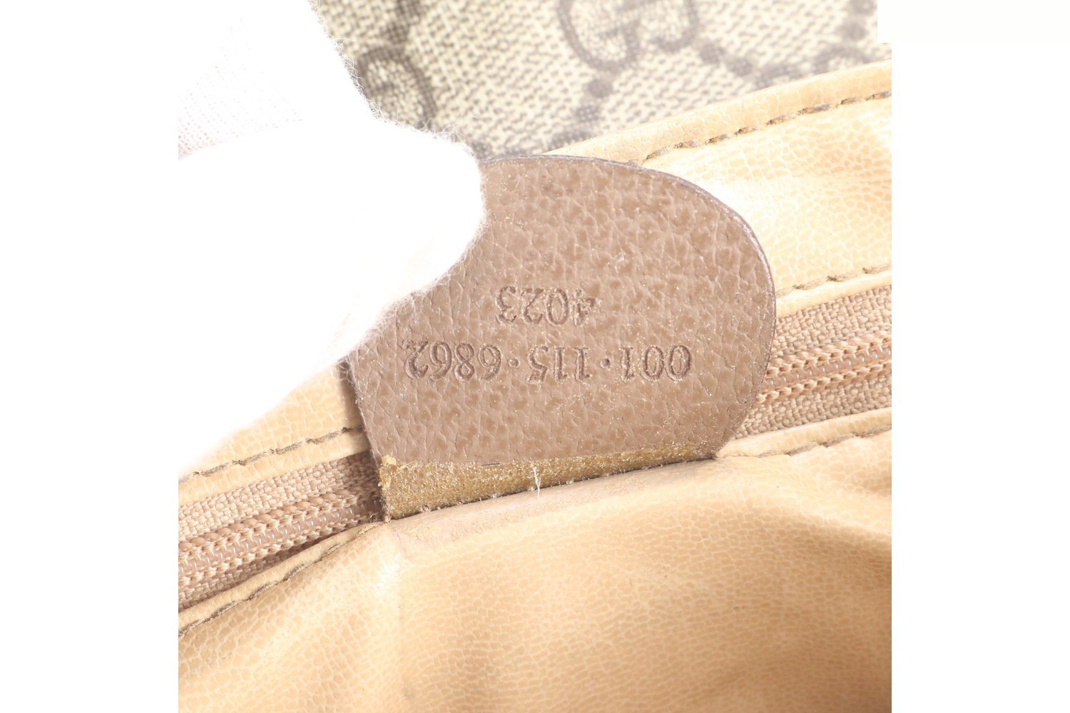 GG Supreme Sherry Line Leather Shoulder Bag — view 9