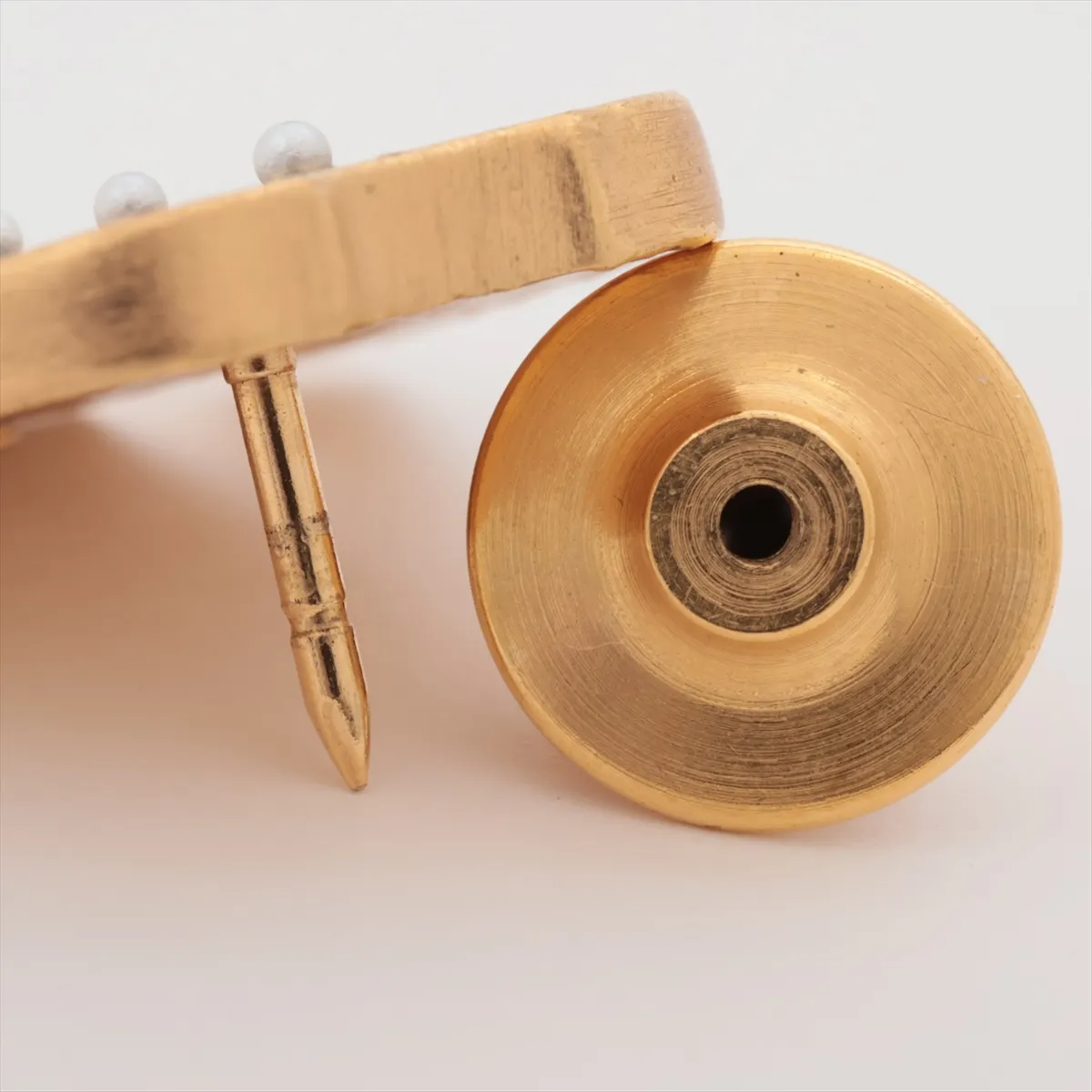 02A Pin Brooch GP x Faux Pearl Gold — view 3
