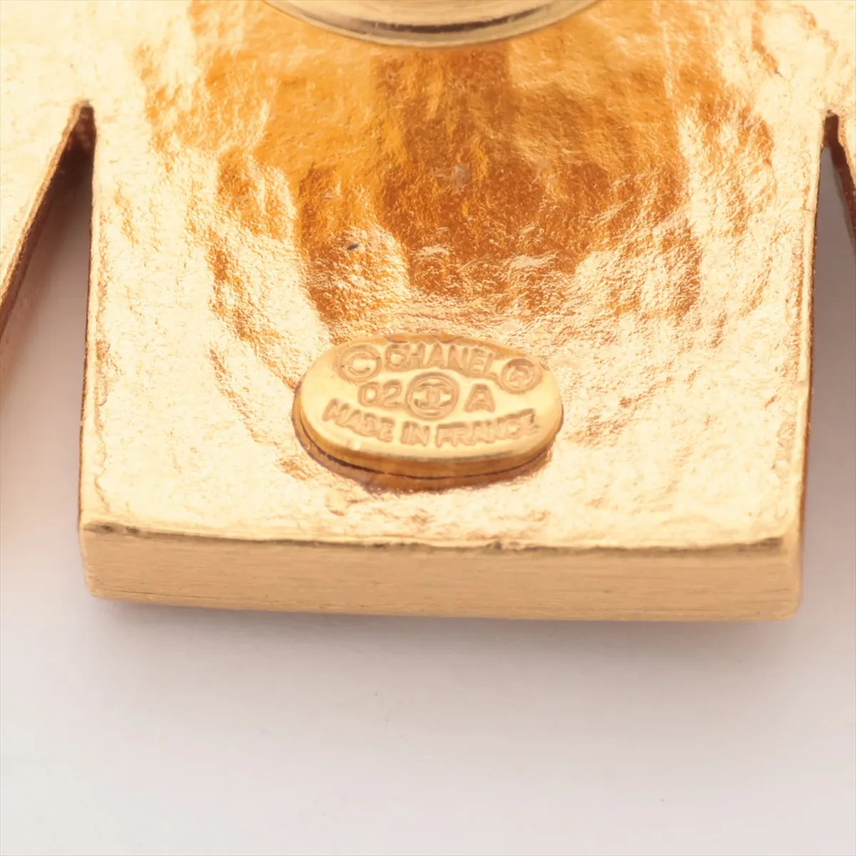 02A Pin Brooch GP x Faux Pearl Gold — view 4