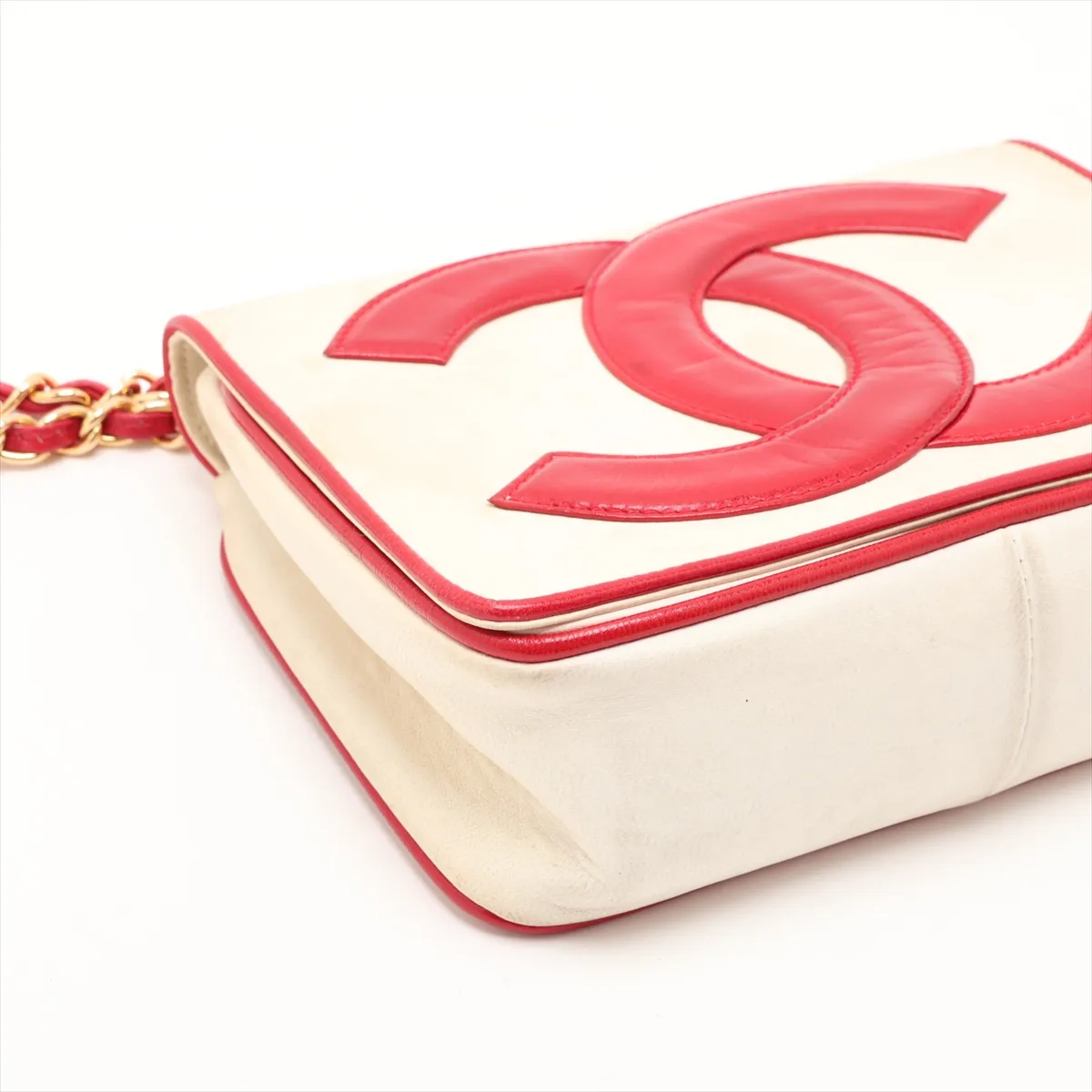 Coco Mark Lambskin Single Flap Single Chain Bag, White x Red, Gold Hardware, 0872440 (serial number in the 0s), Dust bag deteriorated. — view 4