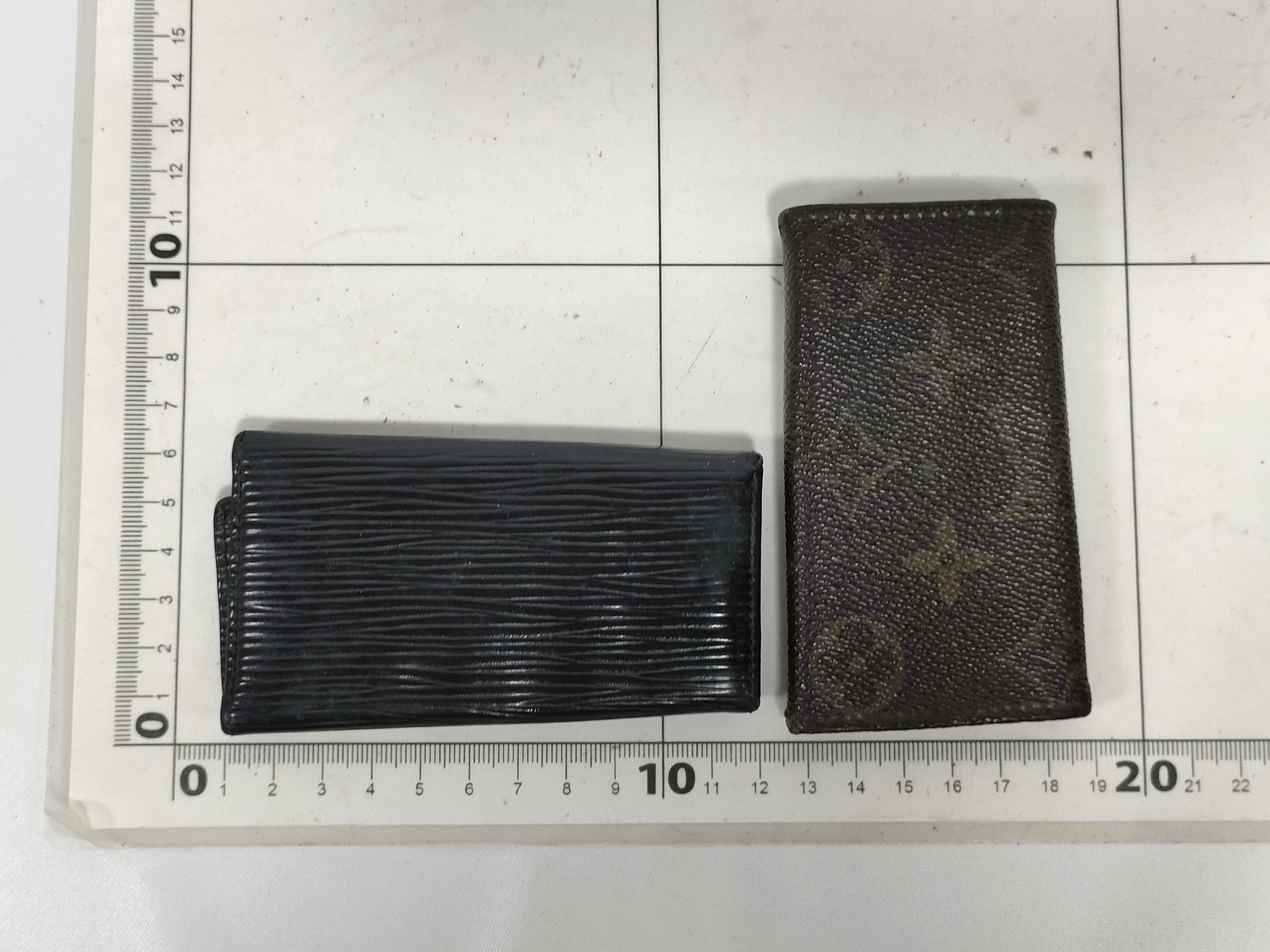 4-Key Case Set (Key Cases & Key Holders) — view 2