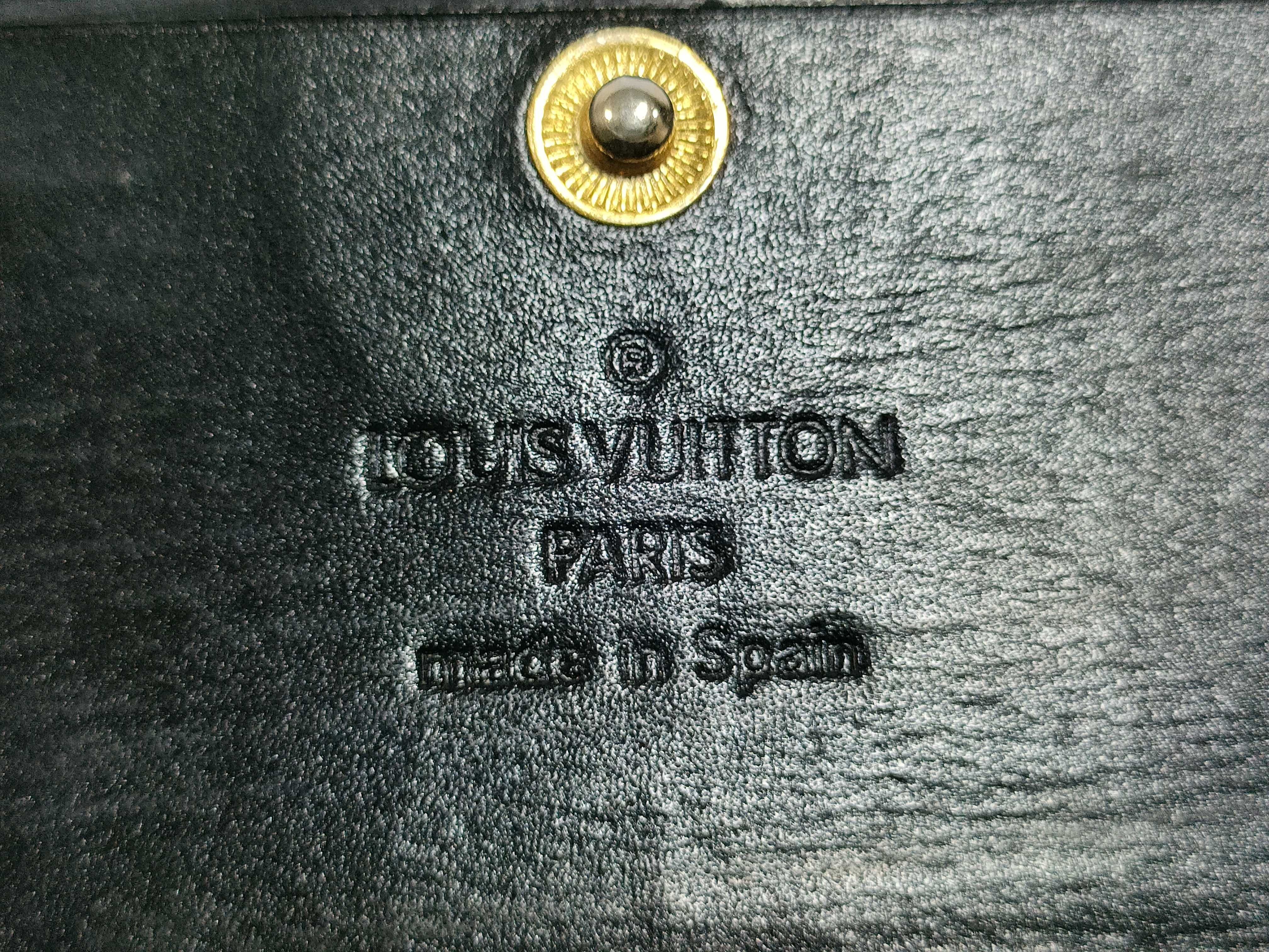 4-Key Case Set (Key Cases & Key Holders) — view 3