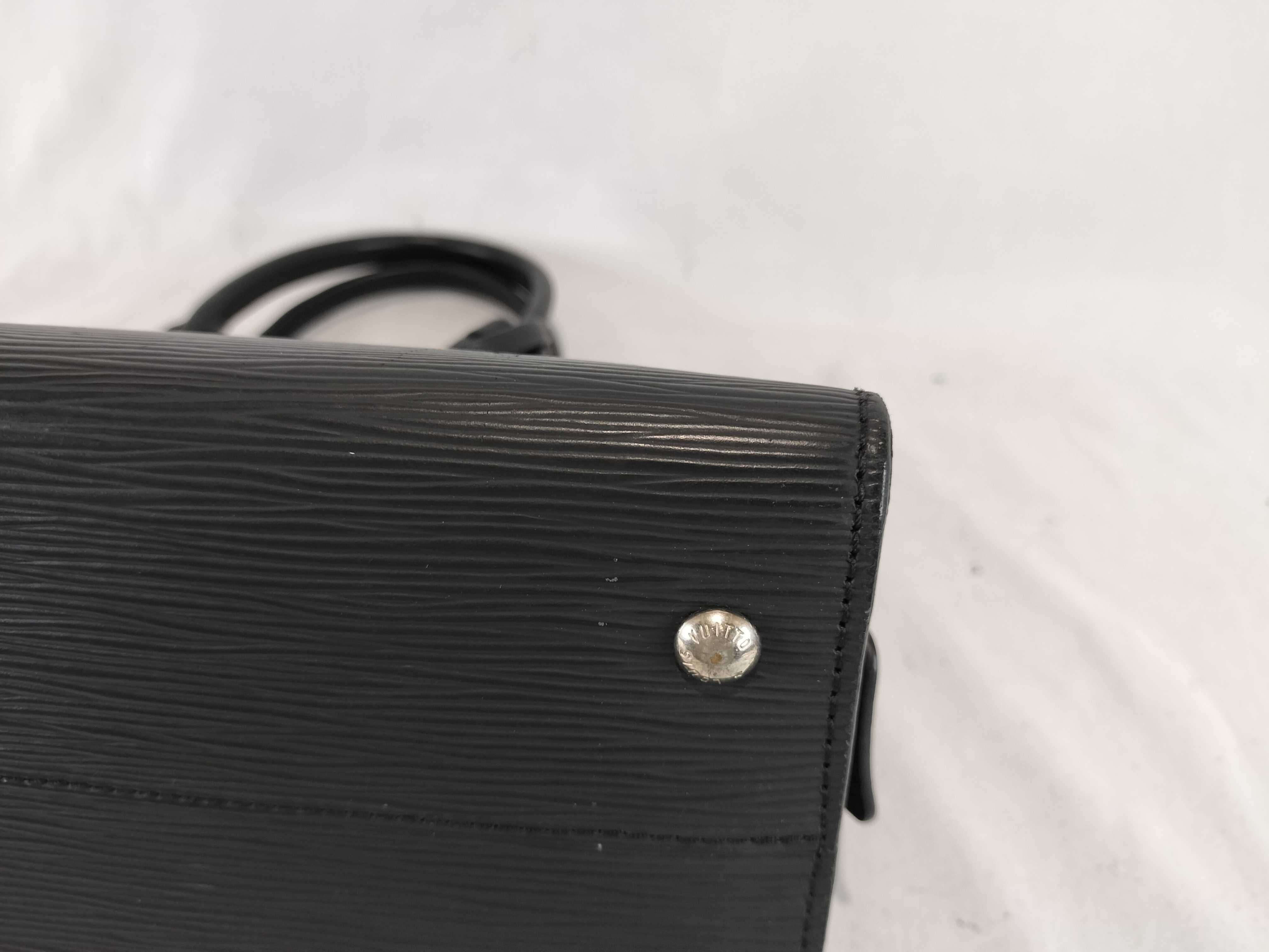 Epi Vaneau MM M51238 AR4146 Black Handbag — view 6