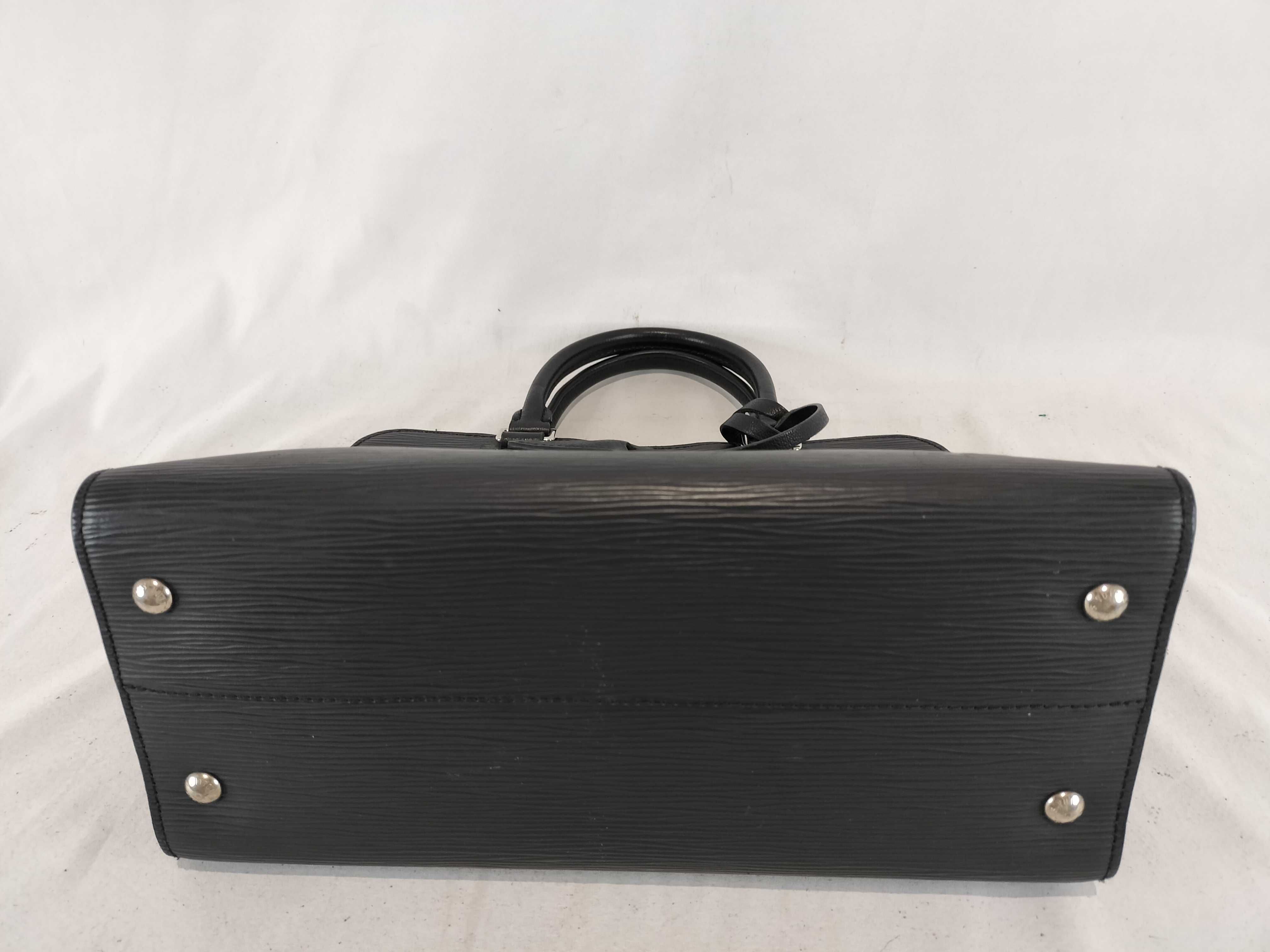 Epi Vaneau MM M51238 AR4146 Black Handbag — view 7