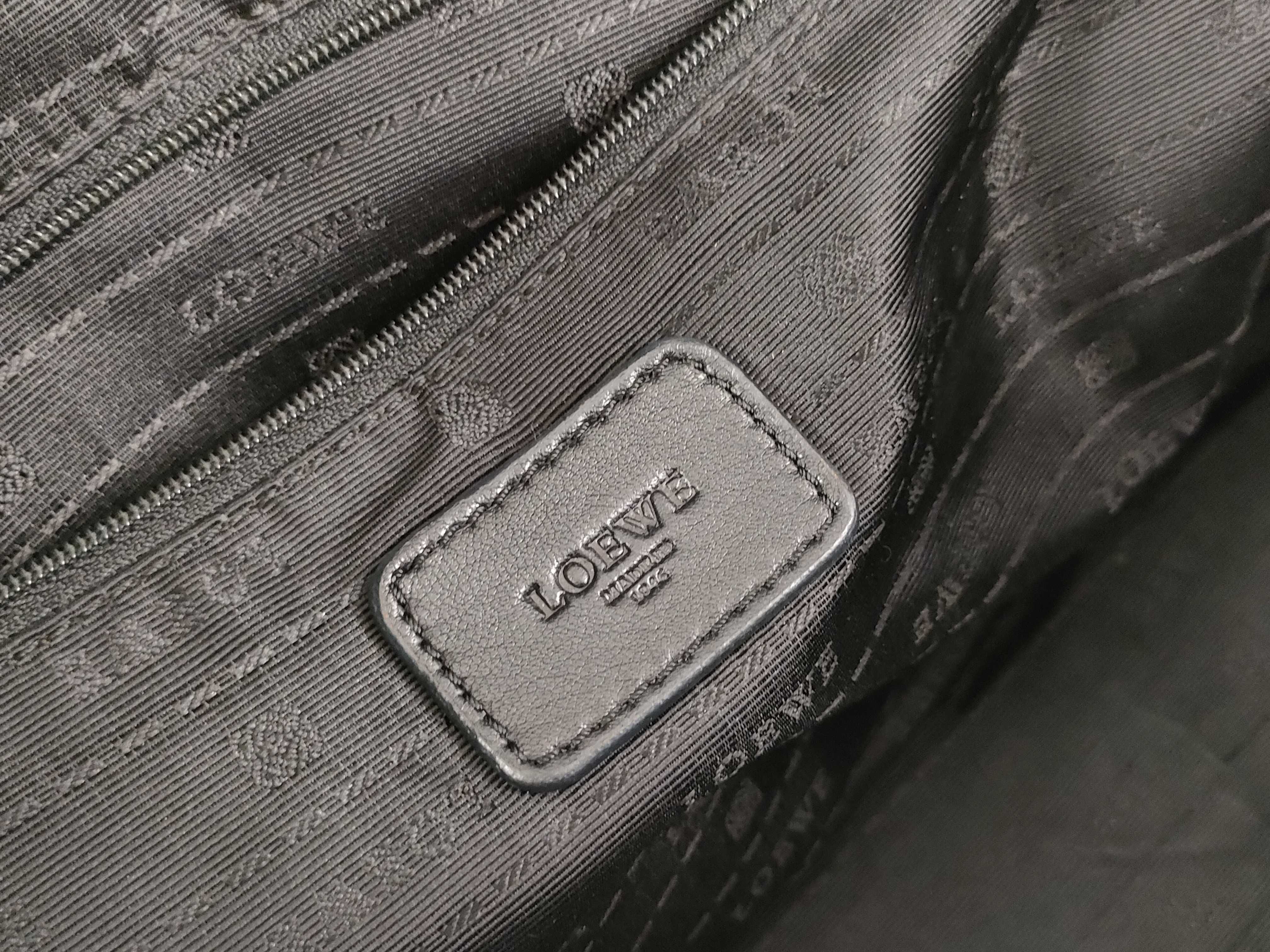 Amazona 36 Leather Handbag with Serial Number, Card, Padlock, and Key — view 11