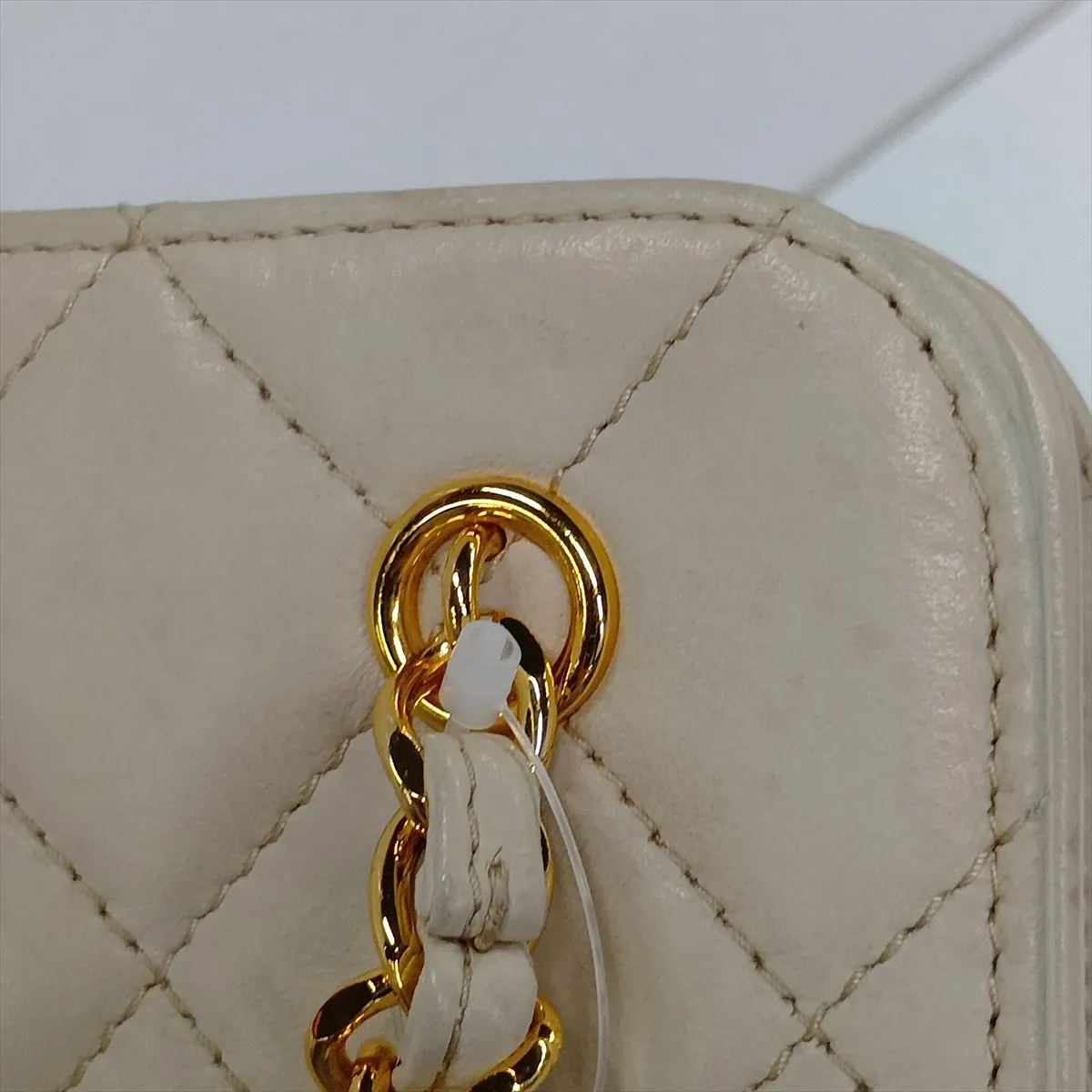 Matelassé Lambskin Chain Shoulder Bag, Kiss-lock Closure, White, Gold Hardware, 4232235, Series 4 — view 15