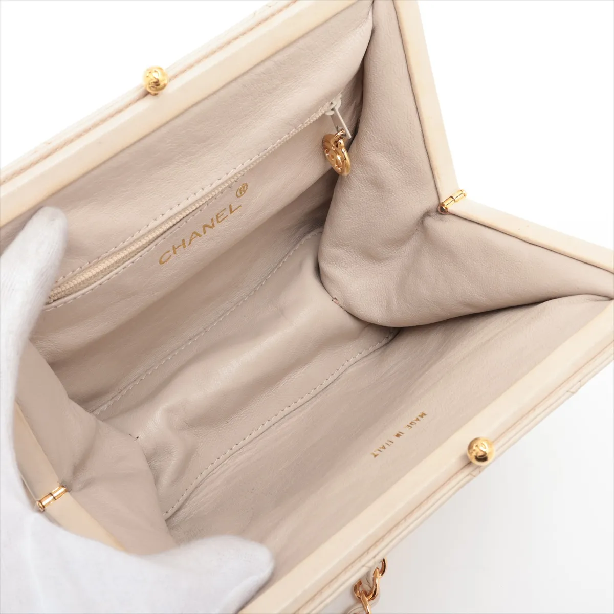 Matelassé Lambskin Chain Shoulder Bag, Kiss-lock Closure, White, Gold Hardware, 4232235, Series 4 — view 7
