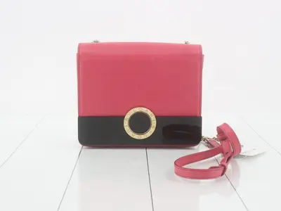 Leather chain shoulder bag