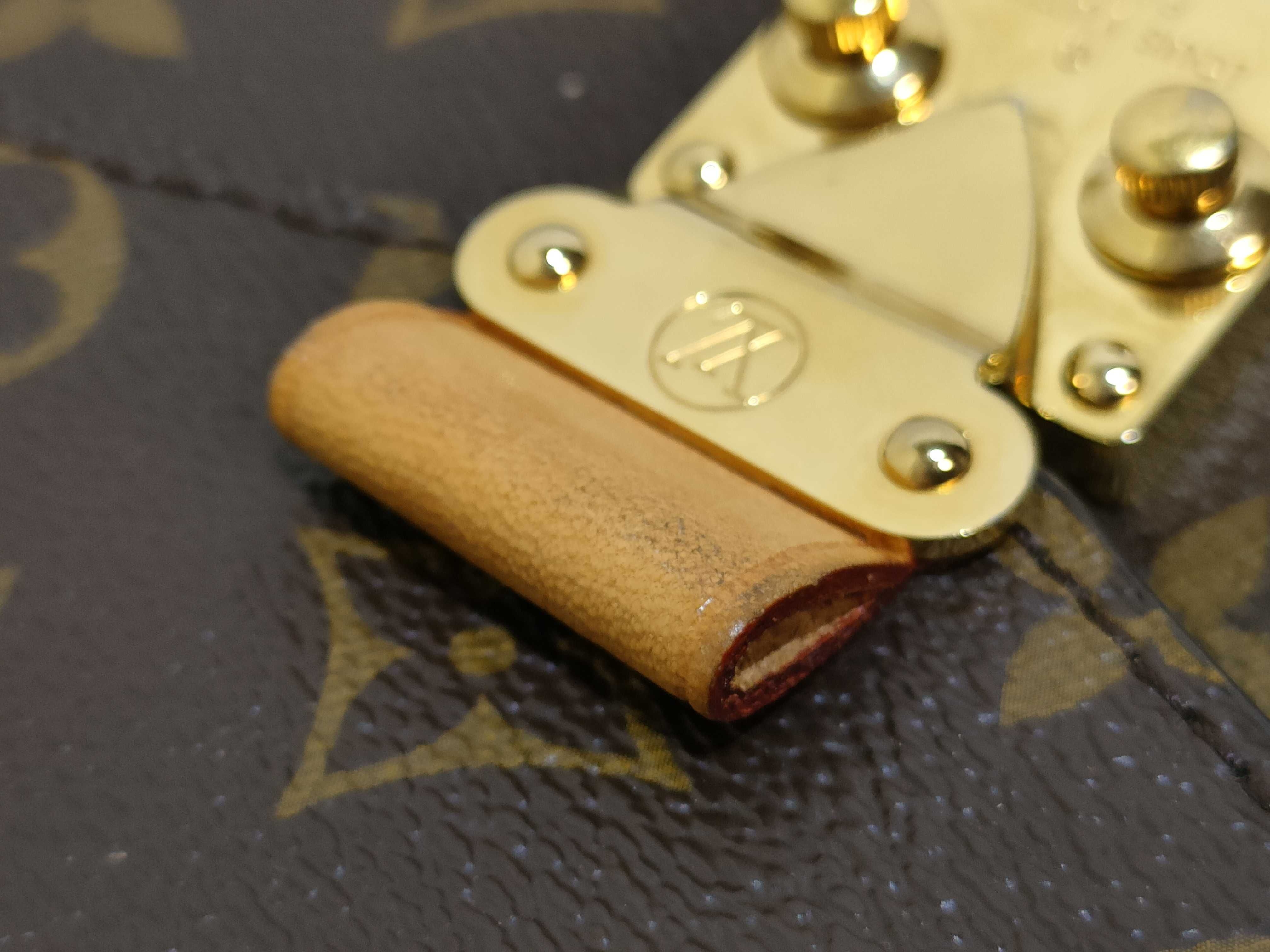 Monogram Louis Vuitton Pochette Métis Shoulder Bag Handbag — view 13