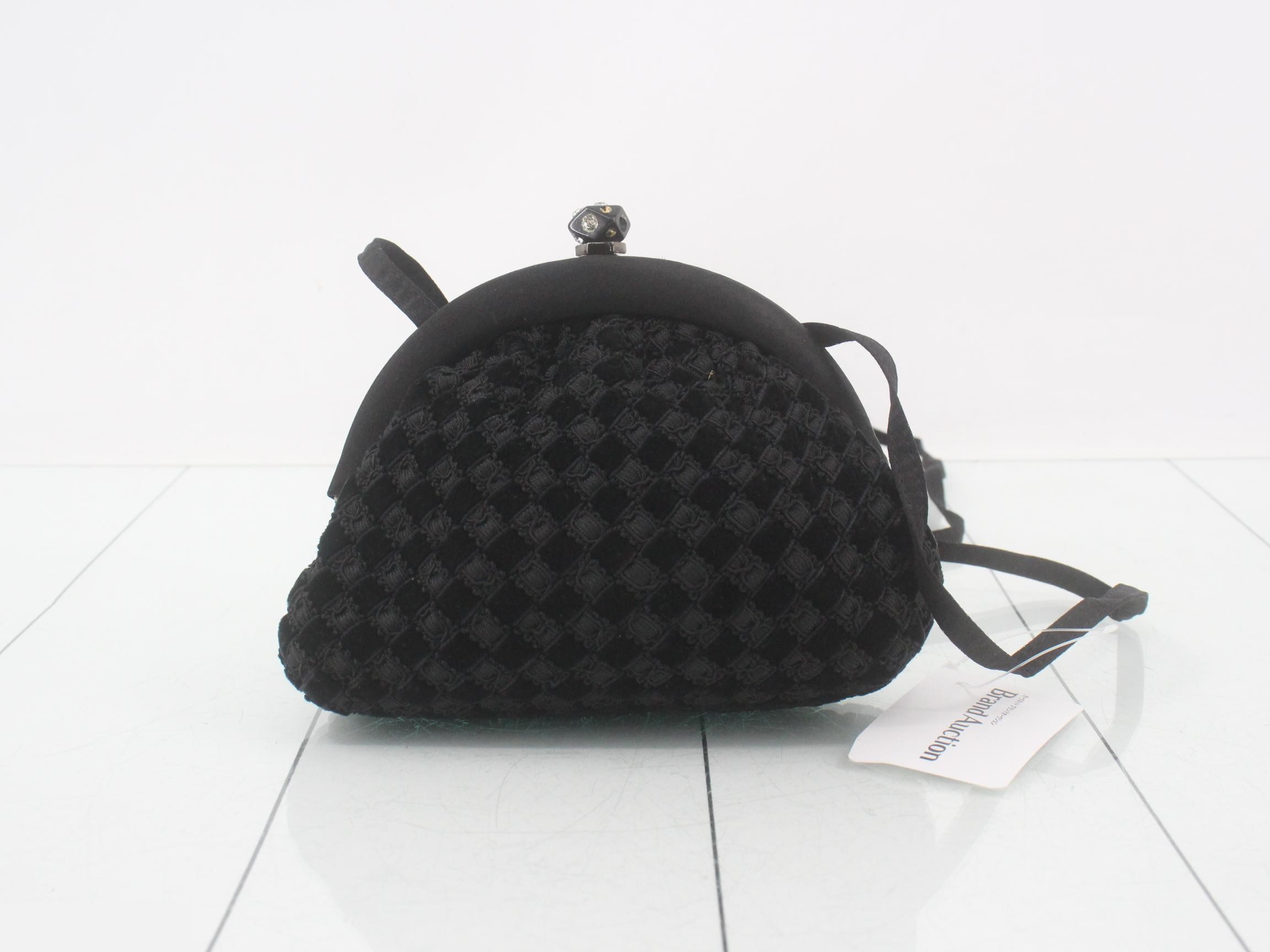 Clasp-closure shoulder bag — view 2