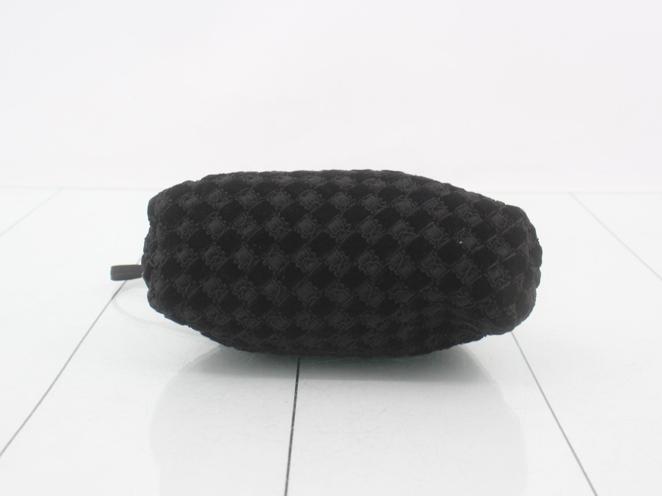 Clasp-closure shoulder bag — view 3