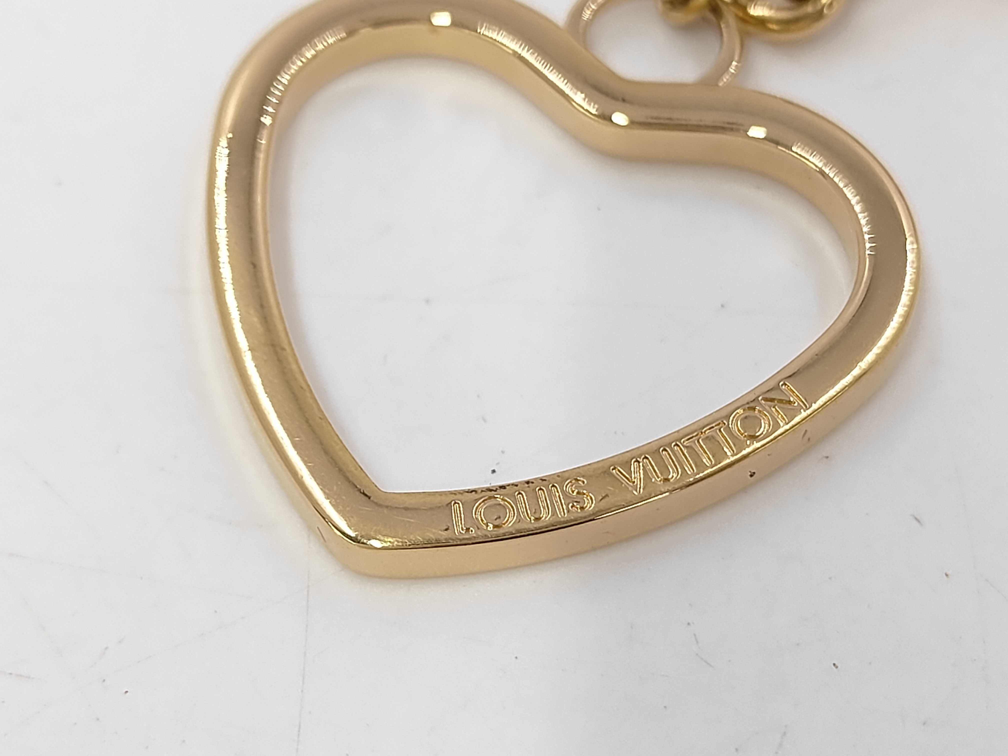 charm — view 4
