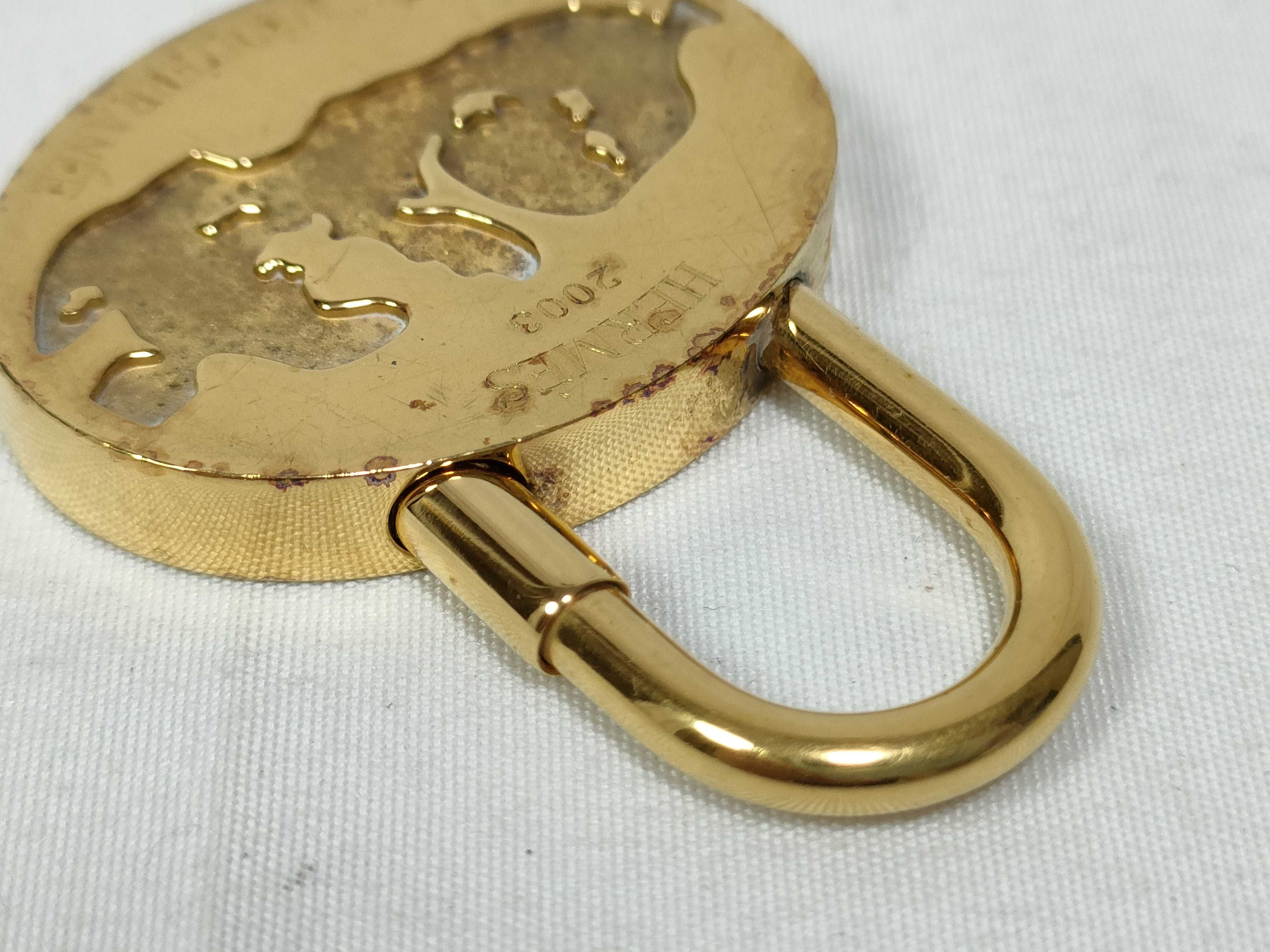 Mediterranean 2003 Gold Plated Padlock Keychain Charm Key Case/Keychain — view 6